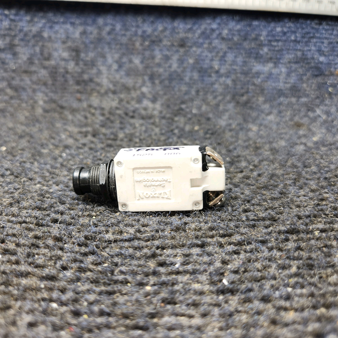 Used aircraft parts for sale, 7277-2-15 klixon 7274-2 PIPER PA-24-250 Circuit Breaker 15 AMP