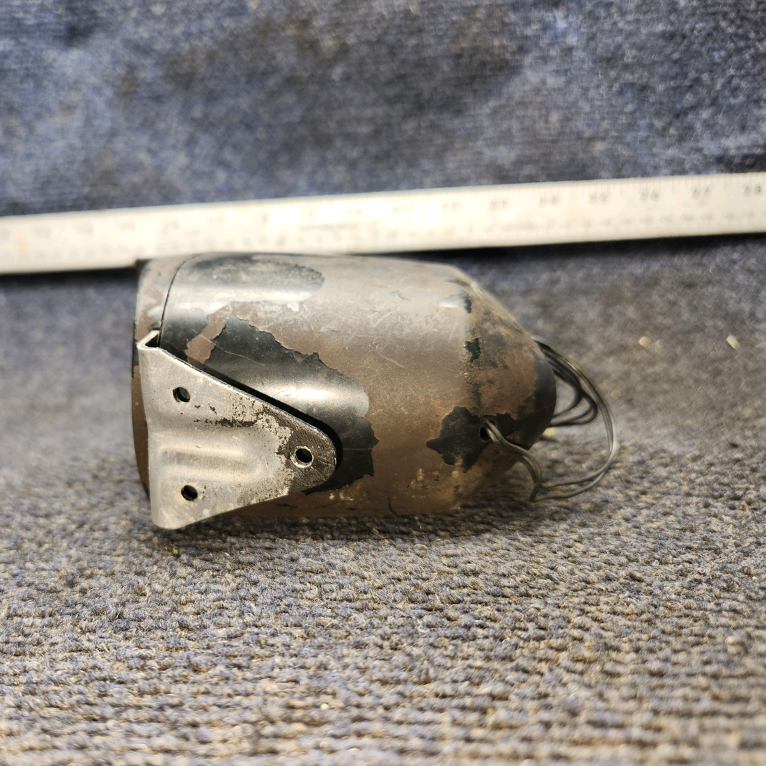 Used aircraft parts for sale, C6605O1-0102 Cessna 172RG Cessna Compas Botton Mount