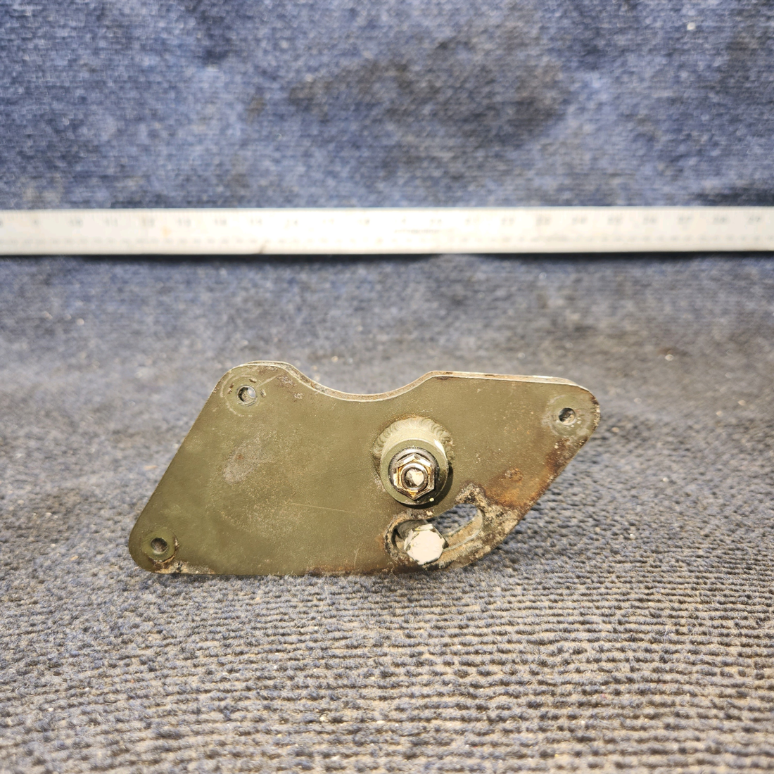Used aircraft parts for sale, 0523223 cessna 150G Aileron Bellcrank Assembly – LH