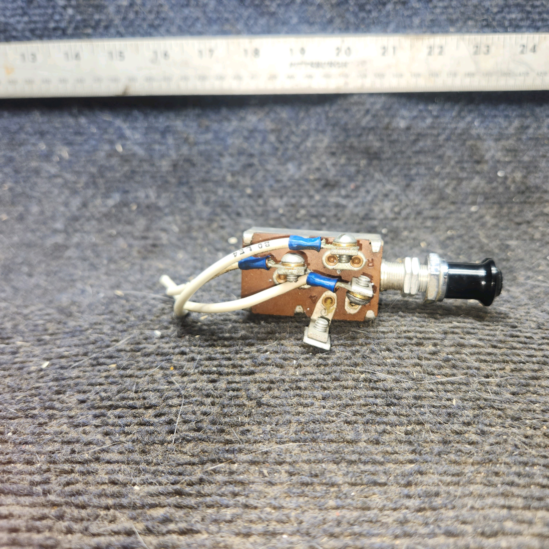 Used aircraft parts for sale, 0713035-1 cessna 172k 3-Position Landing/Taxi Light Pull Switch OFF/ON/ON