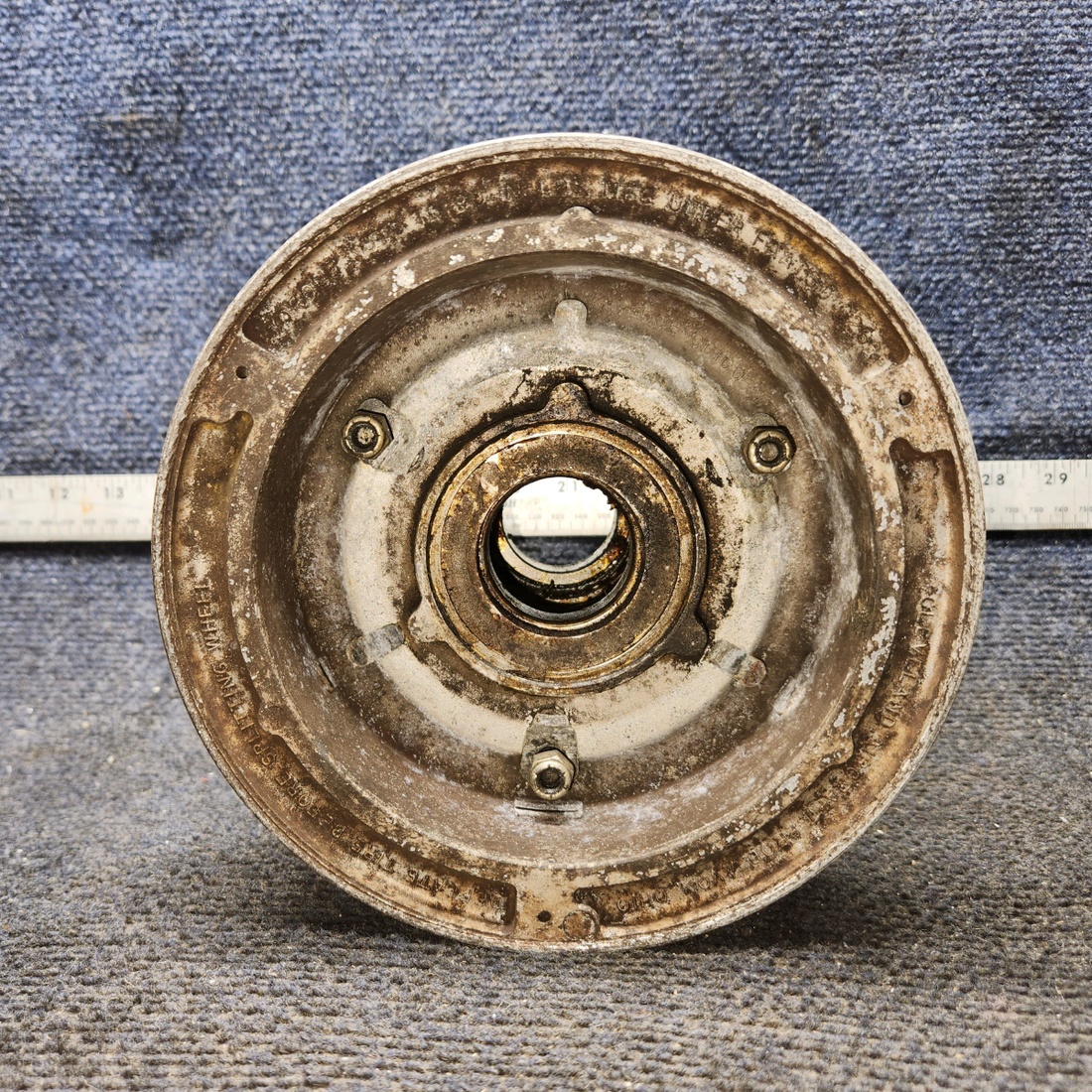 Used aircraft parts for sale, 40-113C Cleveland 40-113C Beechcraft A24R 6.00-6 Wheel Assembly