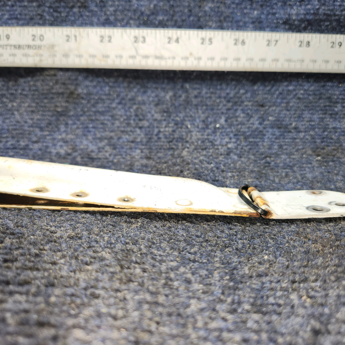 Used aircraft parts for sale, 0511280-1 Cessna 172RG Cabin Door Hinge Assy Upper LH