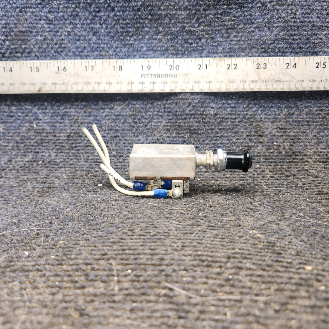 Used aircraft parts for sale, 0713035-1 cessna 172k 3-Position Landing/Taxi Light Pull Switch OFF/ON/ON
