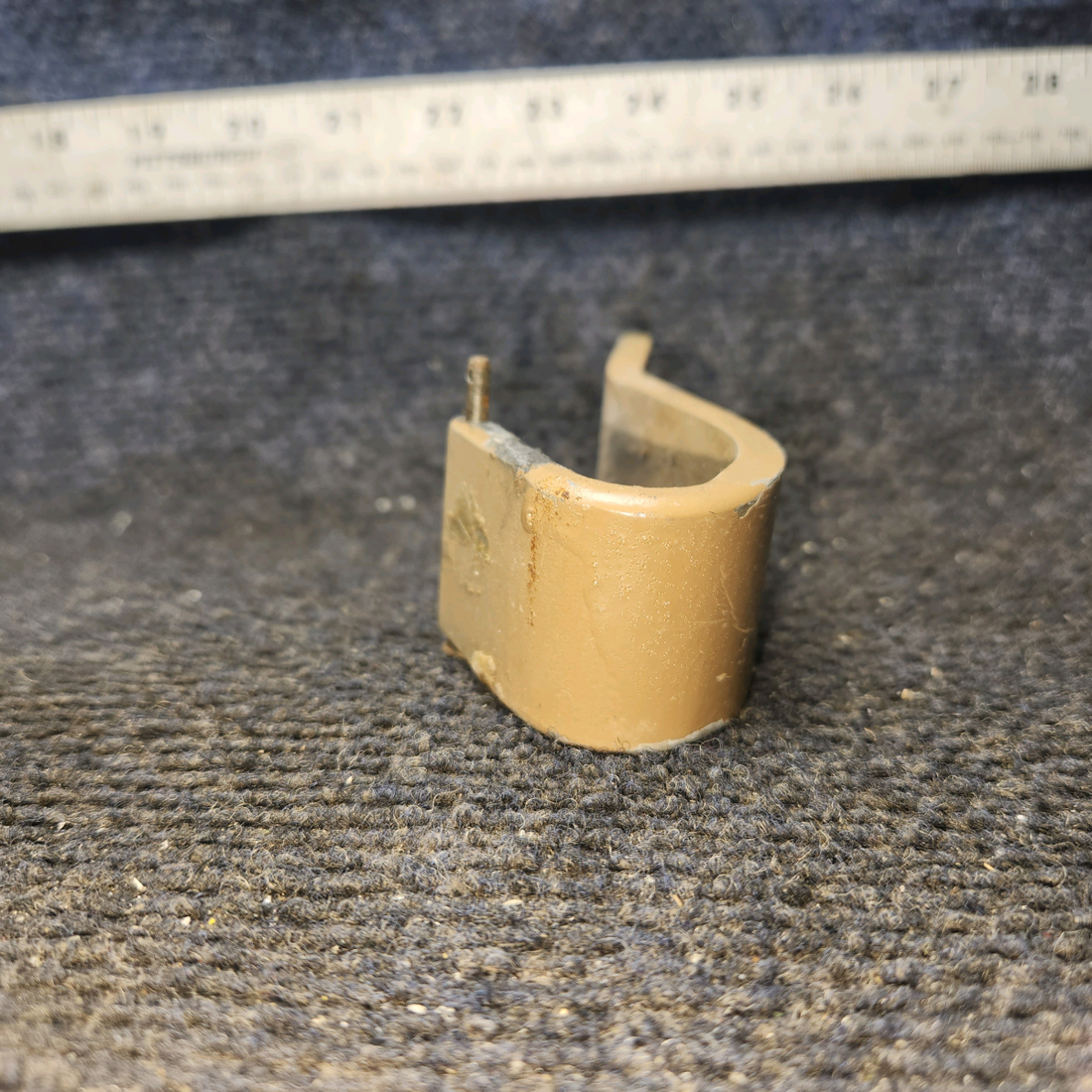 Used aircraft parts for sale, 0711102 Cessna 172E Baggage Door Hinge Assembly