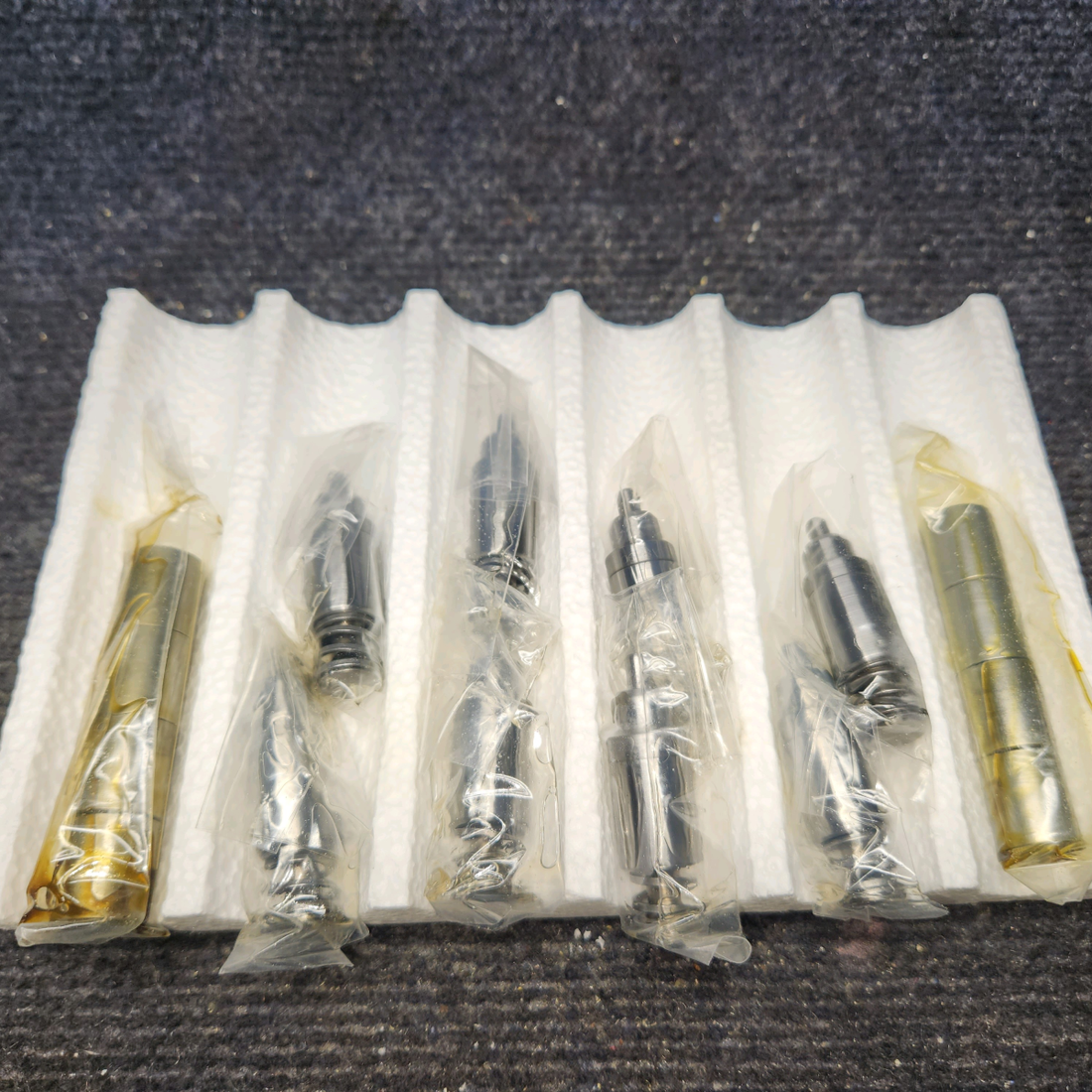 Used aircraft parts for sale, 78290 Lycoming O-320 Piper PA28-140 Hydraulic Plug Assy W/ Sockets Set of 8 with 8130-1