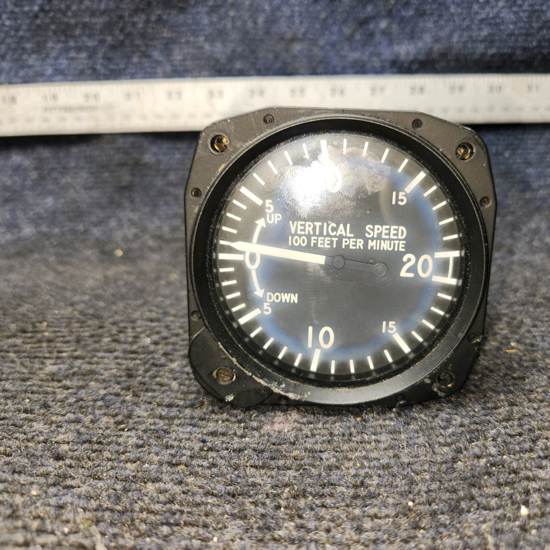 Used aircraft parts for sale, 7000 United Instruments Piper PA28-161 Vertical Speed Indicator - Code: C.26