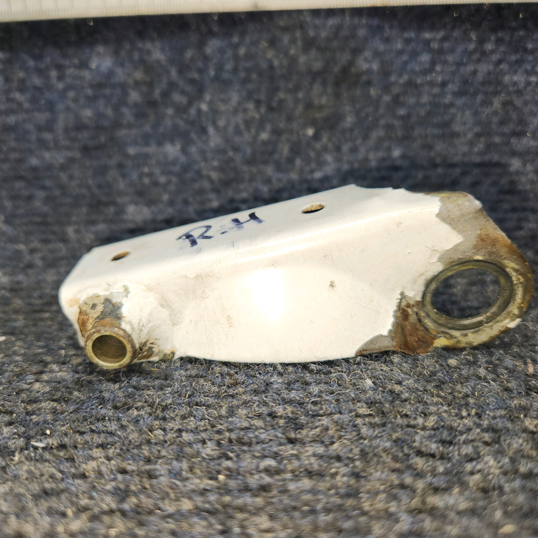 Used aircraft parts for sale, 21068-01 PIPER PA-24-250 Bracket - Gear Door RH