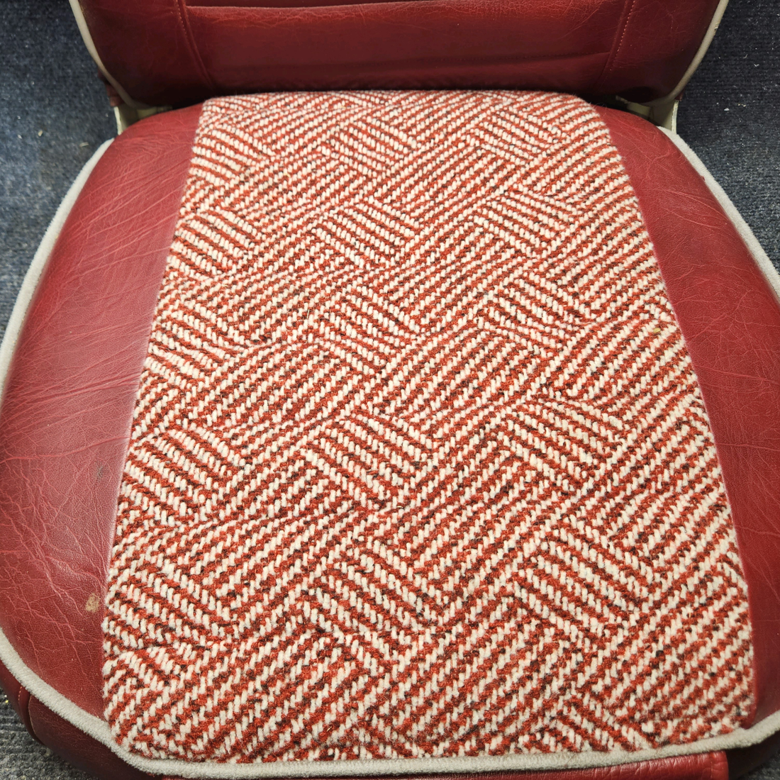 Used aircraft parts for sale, 65501-002, 65515-002 Piper PA28-140 Rear seat top and Bottom