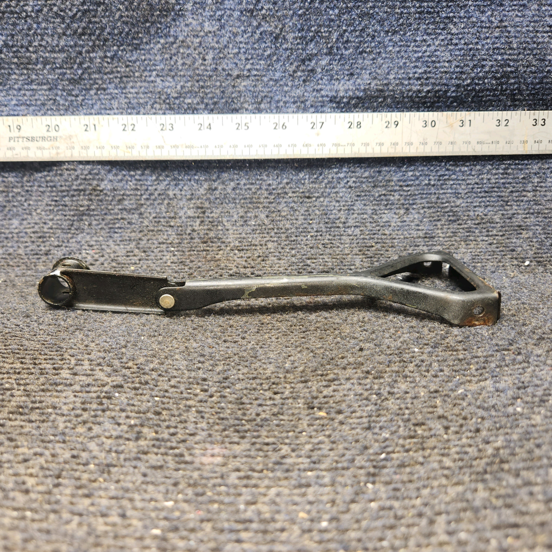 Used aircraft parts for sale, 0411563, 0511336-1 Cessna 172F Rudder Pedal Arm Assembly w/ Link