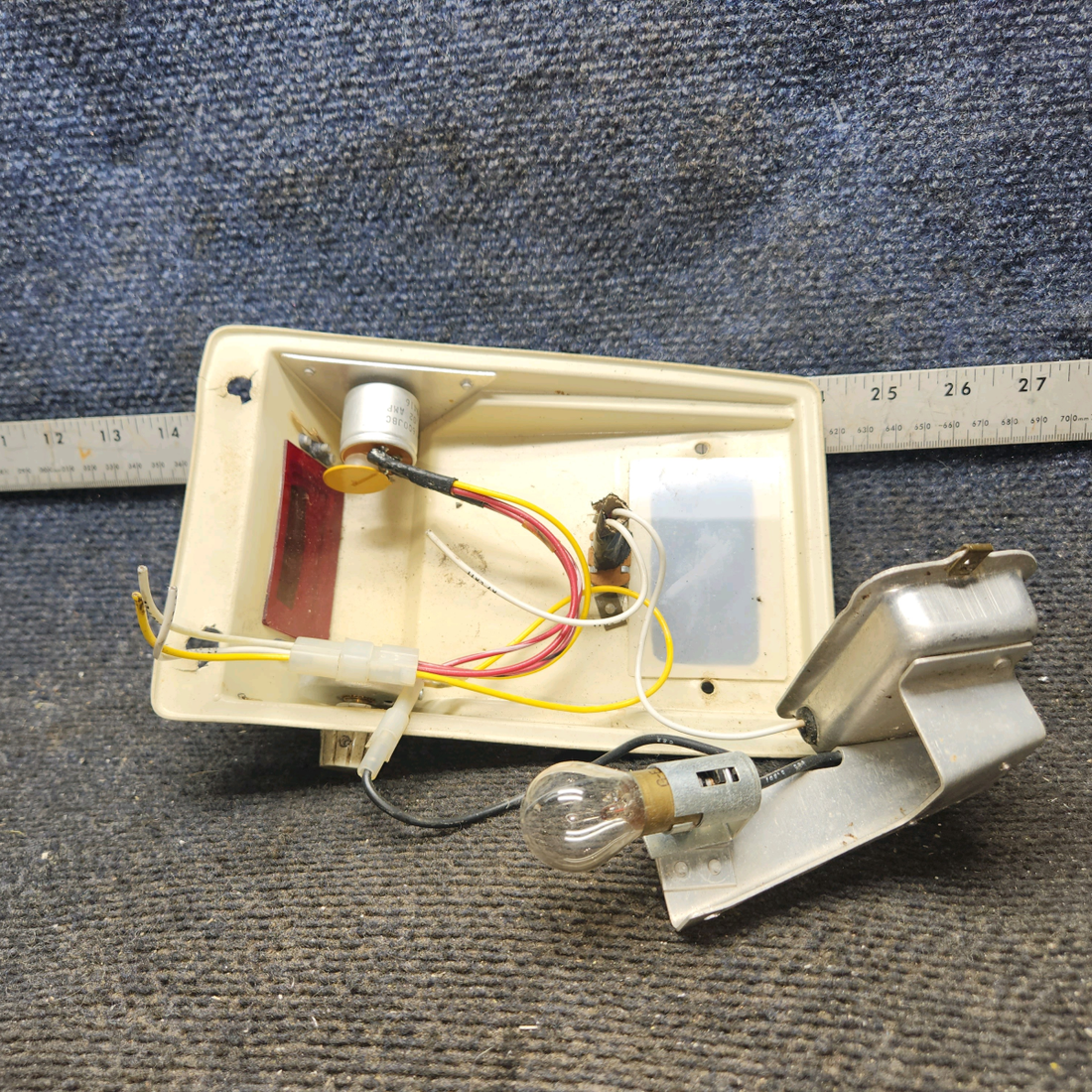 Used aircraft parts for sale, 0511482-9 cessna 150G Dome/Panel Light Cover Assembly