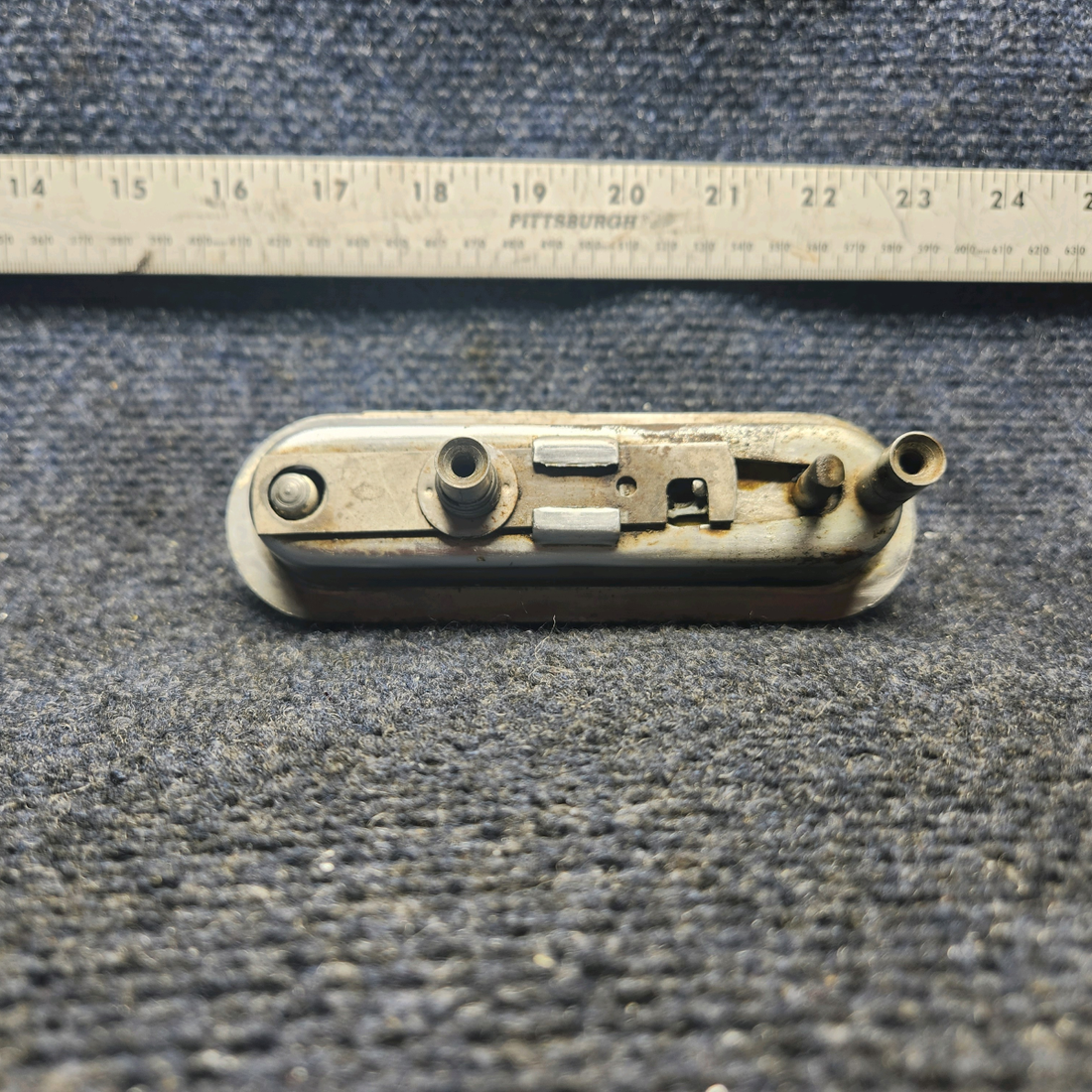 Used aircraft parts for sale, 1040BCH Beechcraft A23A Musketeer Custom III RICHARD DECKER CO CABIN DOOR LATCH OUT W/ KEY