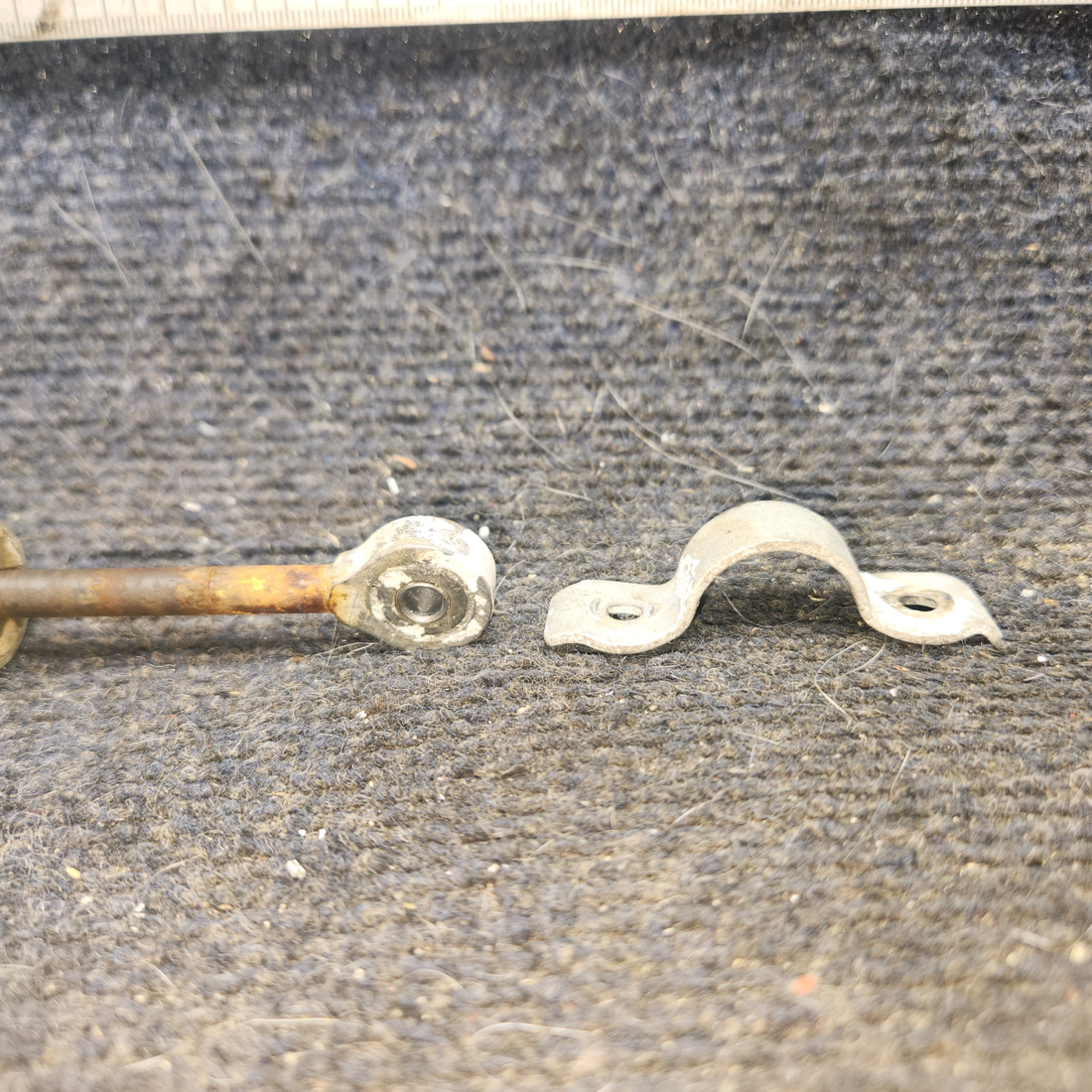 Used aircraft parts for sale, 1260074-1 cessna 172N Elevator Trim Tab Actuator Assembly