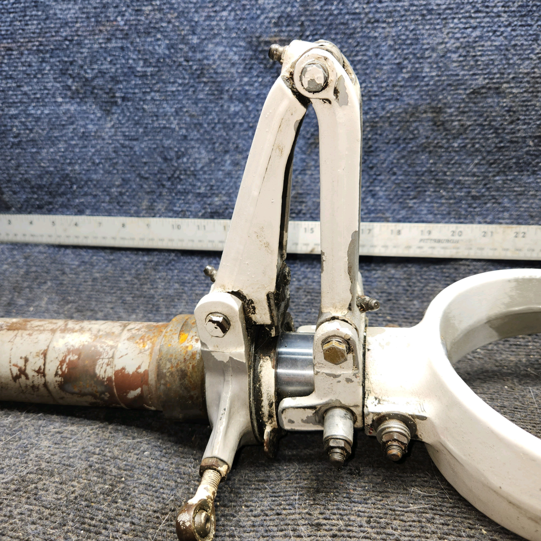 Used aircraft parts for sale, 0442504-3 cessna 150G Nose Landing Gear Strut Assembly