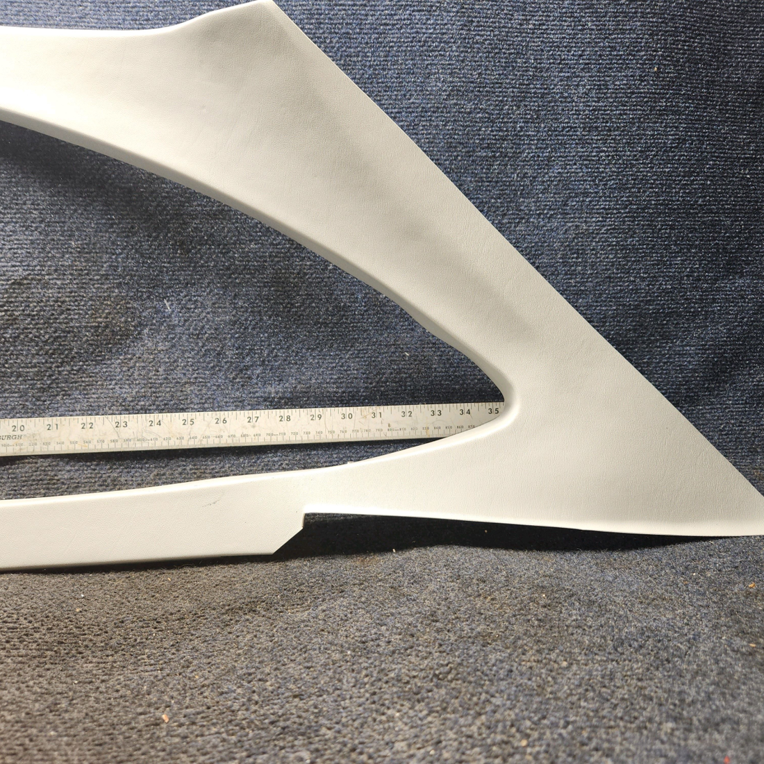 Used aircraft parts for sale, P0500210-40-LG Premier Aero Cessna 172E Side Window Molding RH