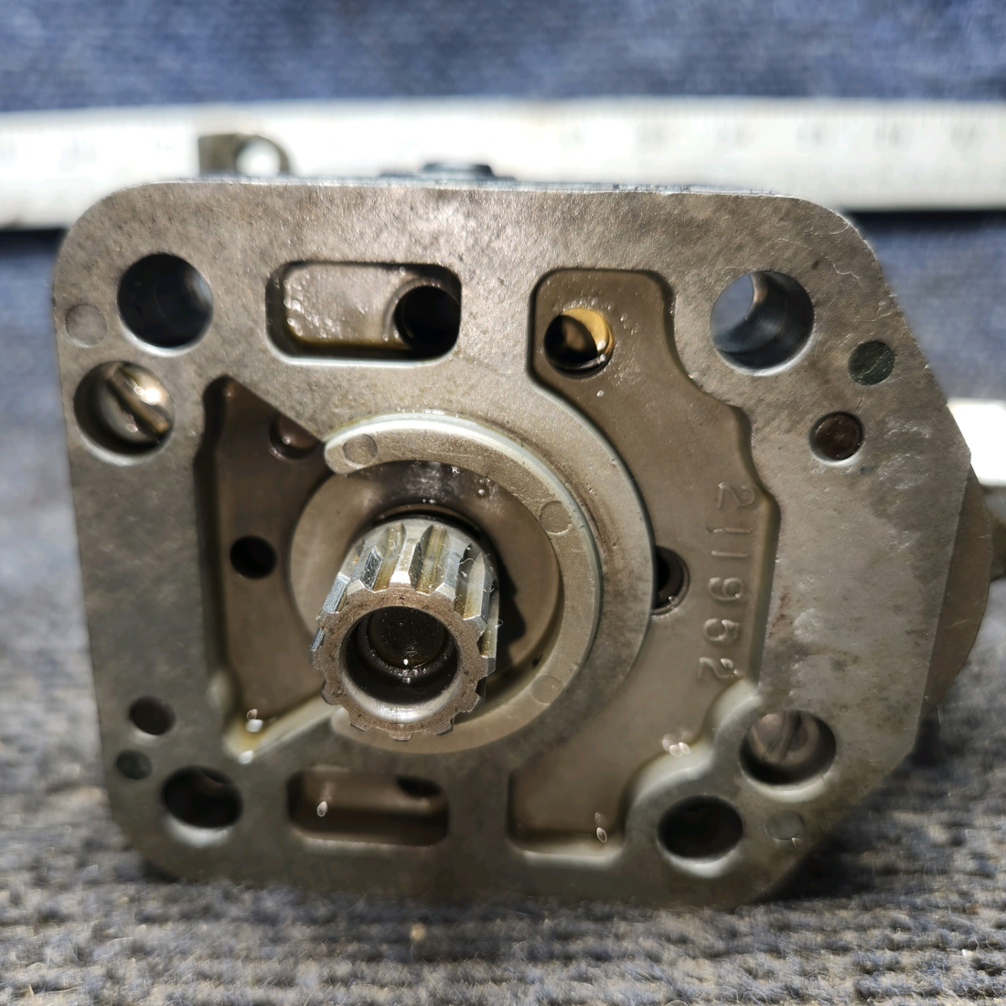 Used aircraft parts for sale, 210415 Woodward Cessna 182G Propeller Governor