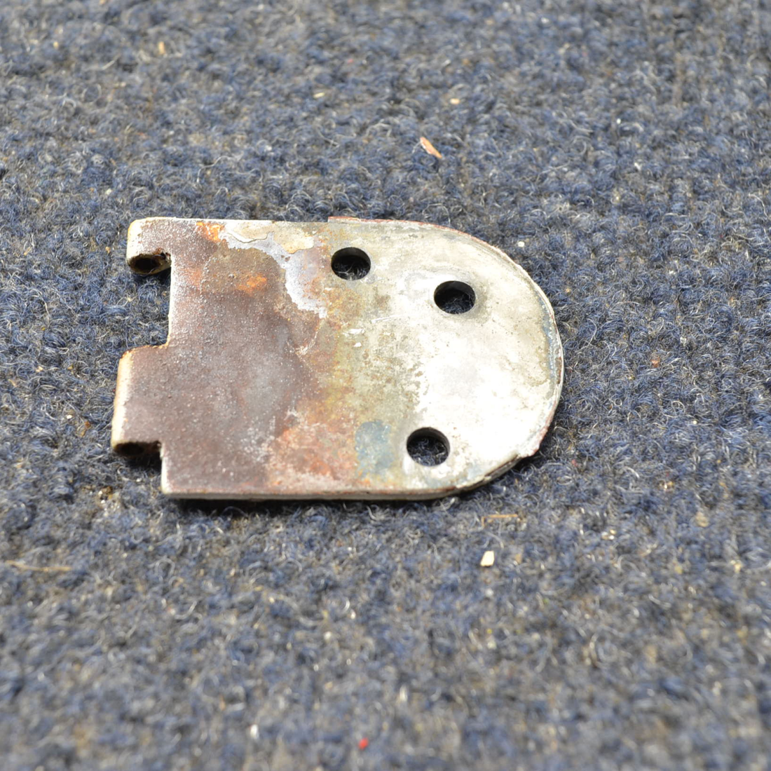 Used aircraft parts for sale, 0511237-1 Cessna C175 CABIN HINGE ASSY UPPER LH HALF PILOT