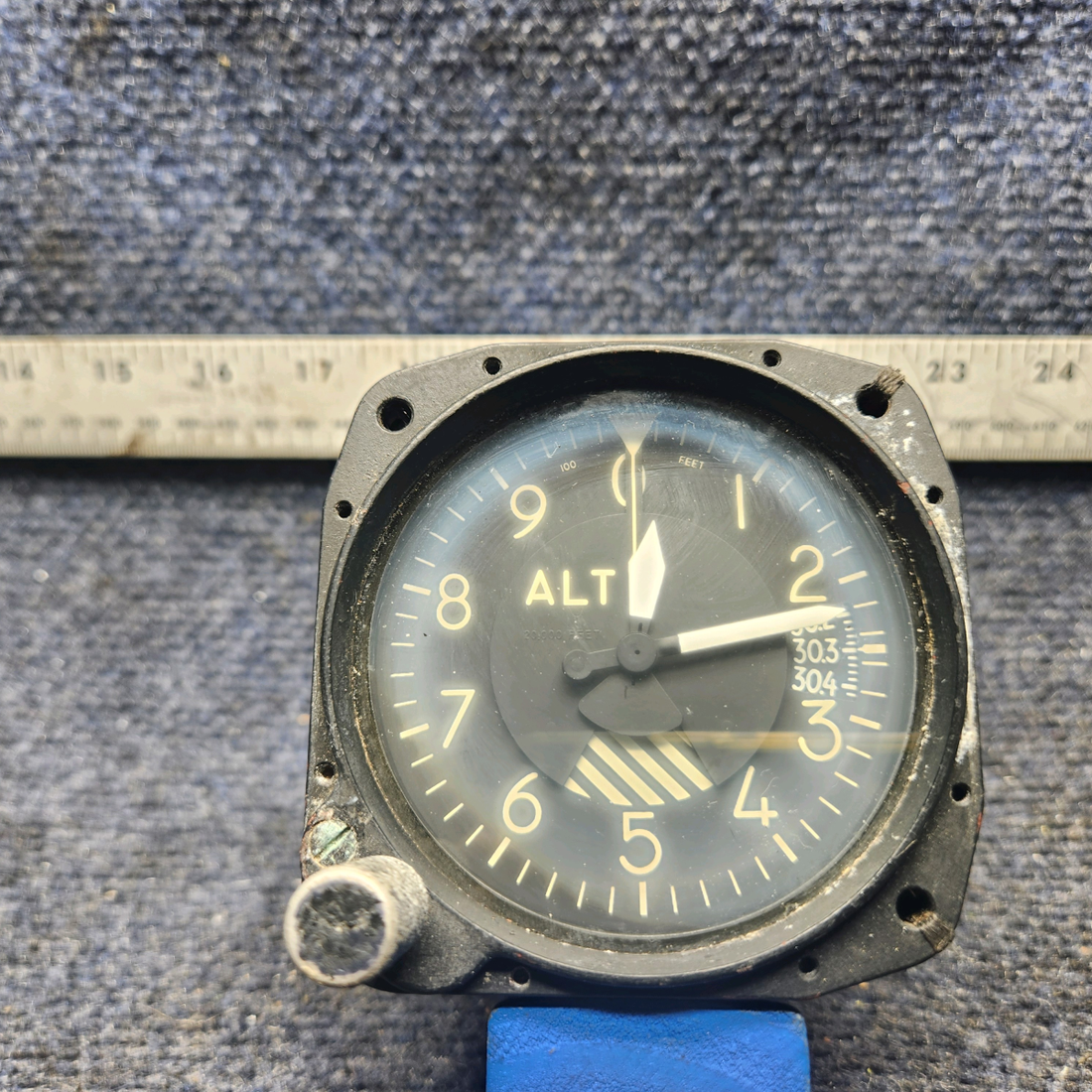 Used aircraft parts for sale, 101720-01545 Aerosonic Corp Piper PA28-161 Altimeter