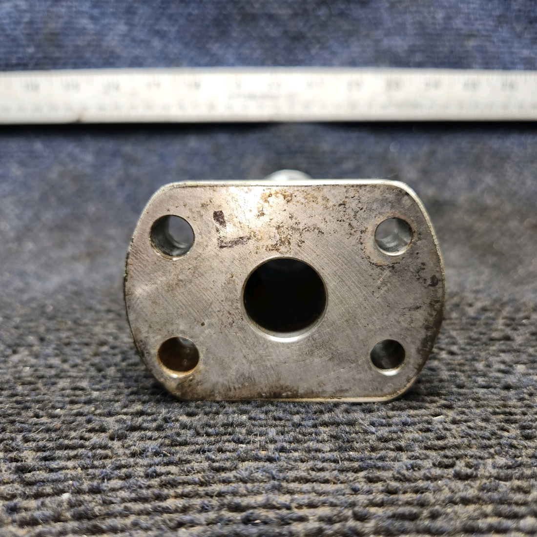 Used aircraft parts for sale, 0541124 cessna 150G Main Landing Gear Axle