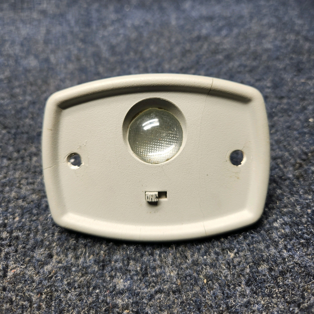 Used aircraft parts for sale, 572-524 Piper PA32RT-300 GRIMES READING LIGHT W/ SWITCH (14V) HAS CRACK
