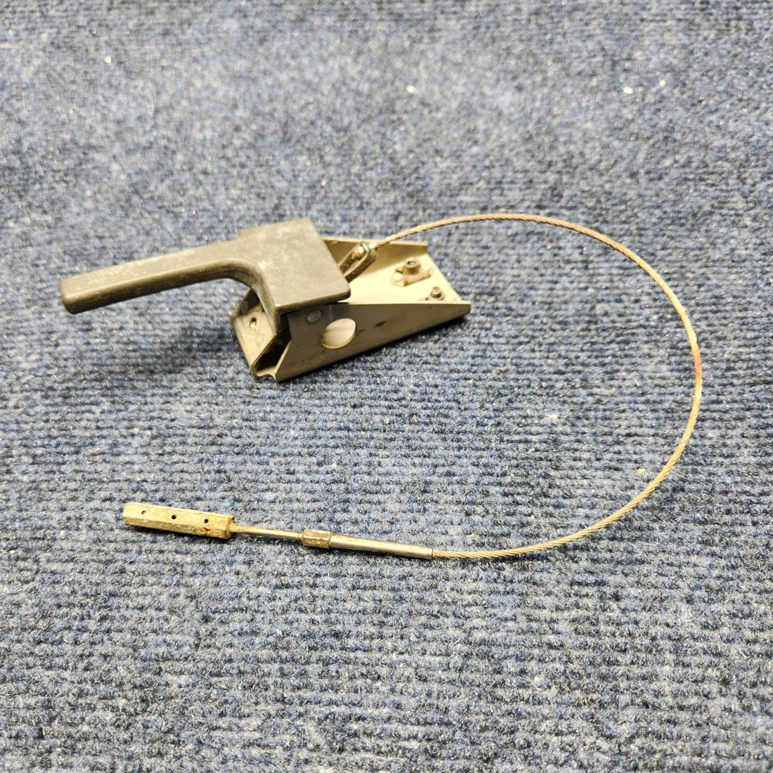 Used aircraft parts for sale, H2532-15 Beechcraft C23 SUNDOWNER INTERIOR DOOR LATCH ASSEMBLY LH