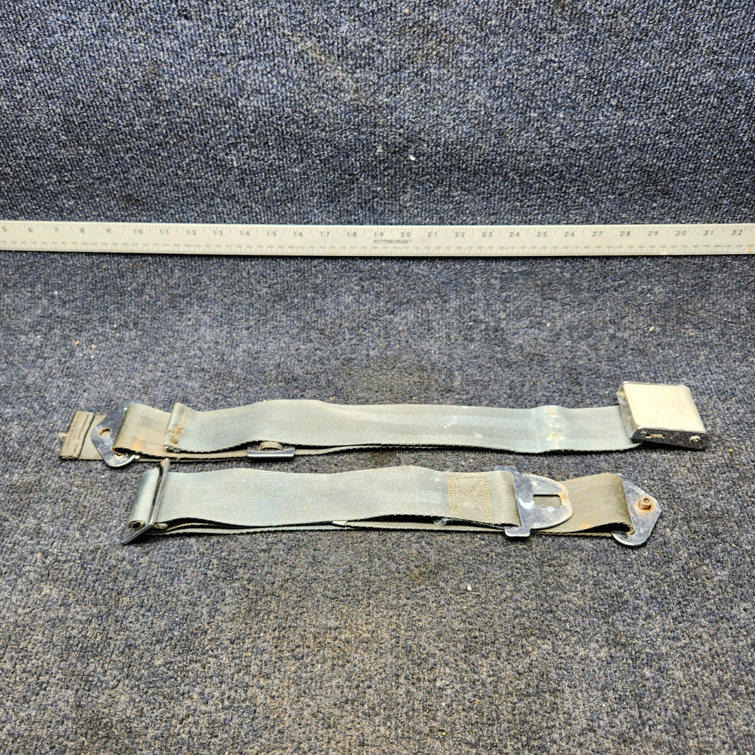 Used aircraft parts for sale, Pa-28 Seat Belt America Safety PIPER PA28-140 PA-28-140 PILOT AND CO-PILOT SEATBELT SET