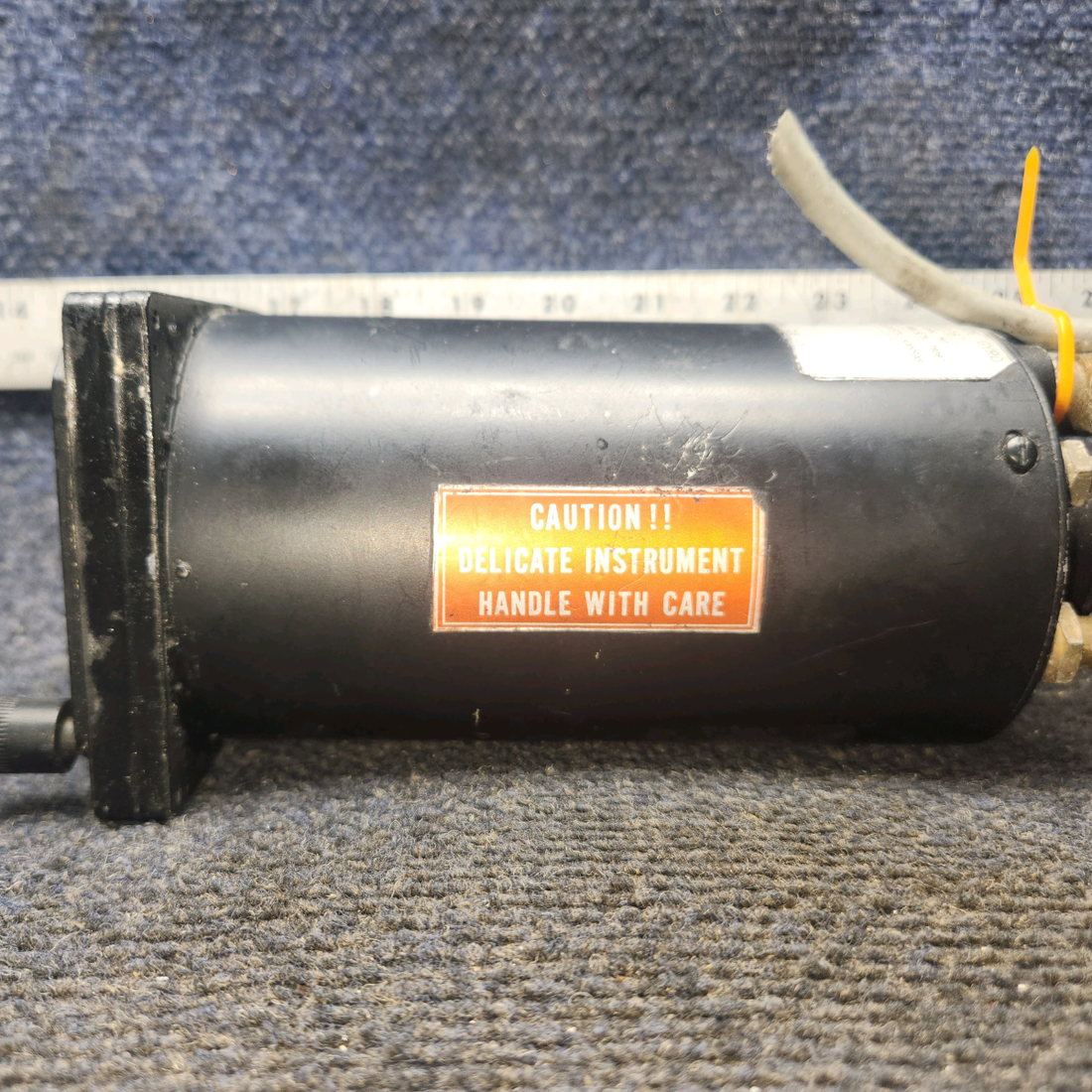 Used aircraft parts for sale, 52D267 Century Flight Systems 1U367 Piper PA28RT-201 Attitude Gyro - Cable cut