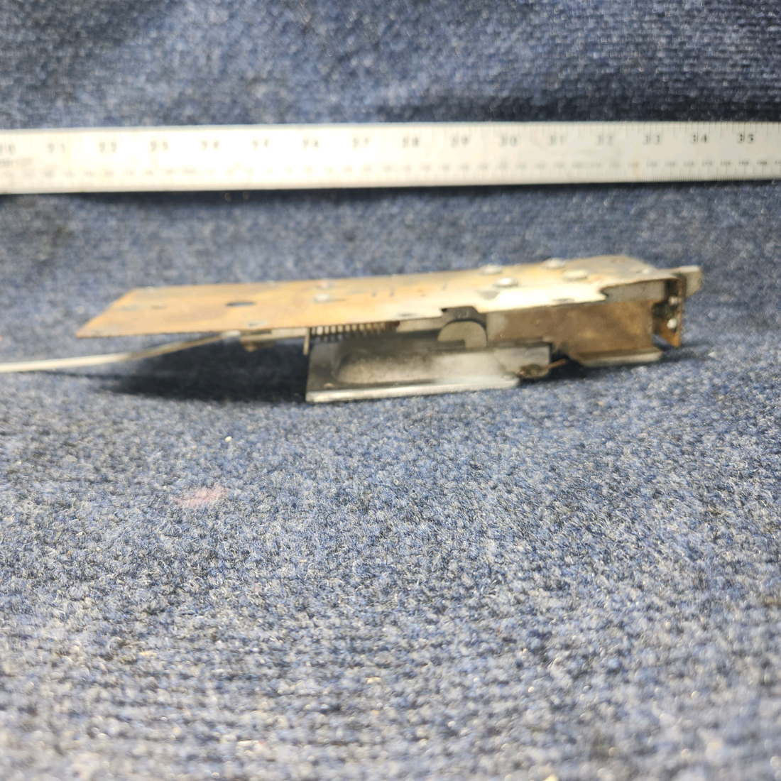 Used aircraft parts for sale, 0413387-3 Cessna C-150J Door Latch Assy LH