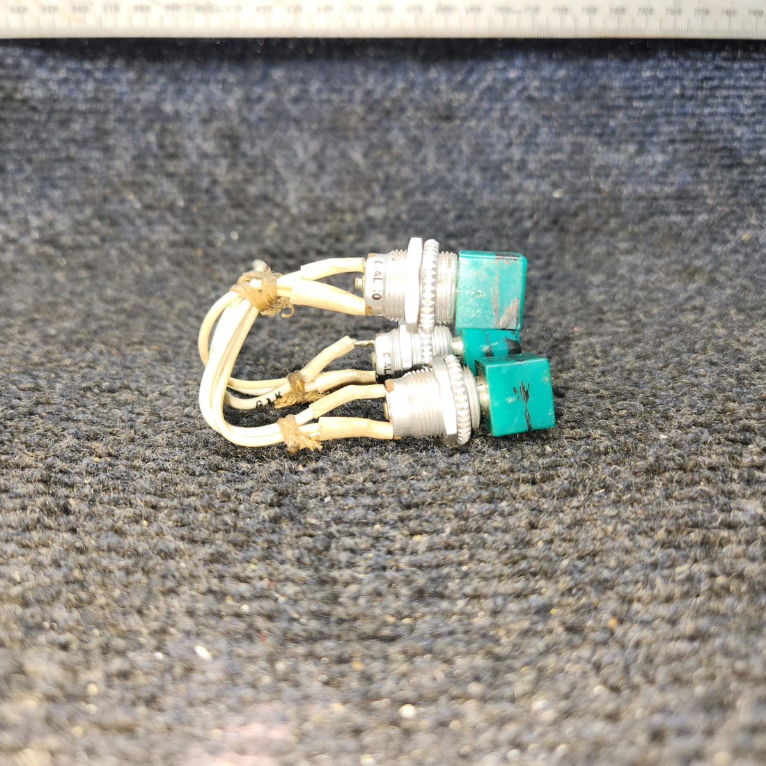 Used aircraft parts for sale, 67422-007, 67422-006, 67422-005 Piper PA32RT-300 Landing Gear Indicator Light Set