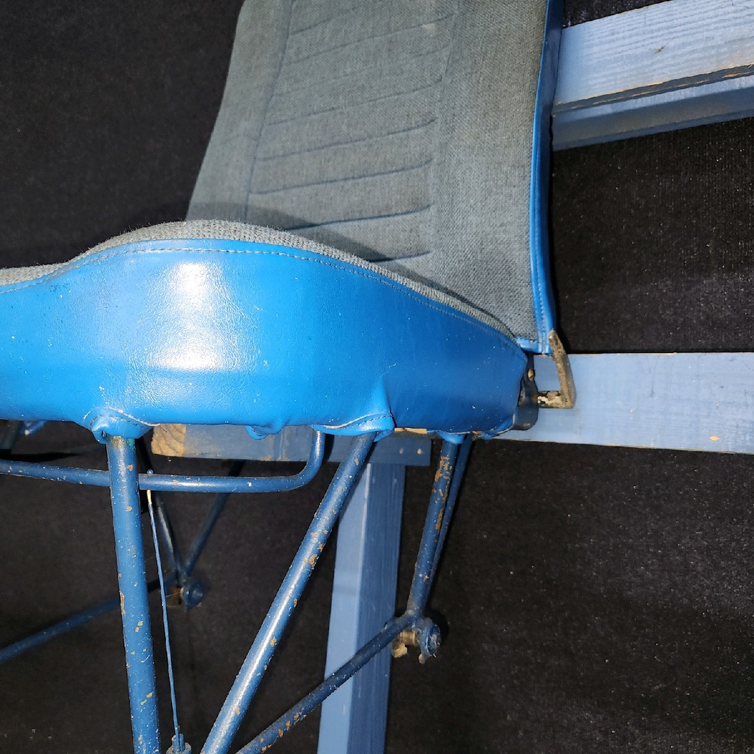 Used aircraft parts for sale, 79337-022 piper PA-28-181 Front Co-Pilot Seat Assembly – RH