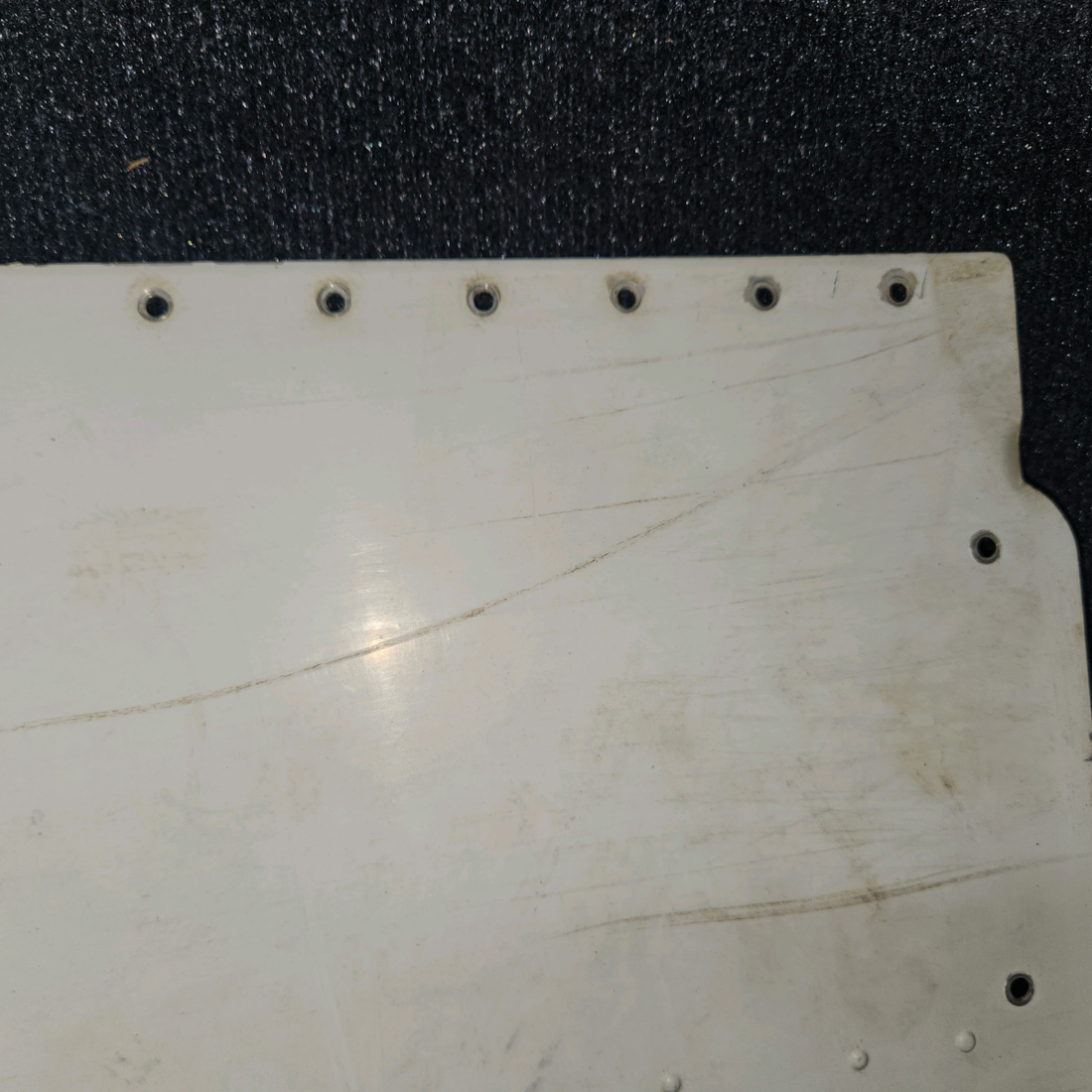 Used aircraft parts for sale, 0523521-26 cessna 172N Fuel Tank Well Cover Assembly – RH