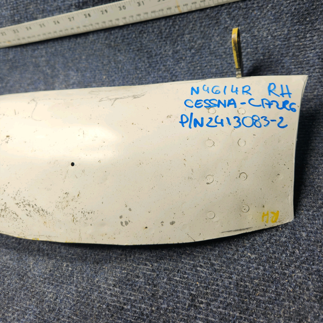 Used aircraft parts for sale, 2413083-2 CESSNA C172RG NOSE GEAR DOOR ASSEMBLY RH