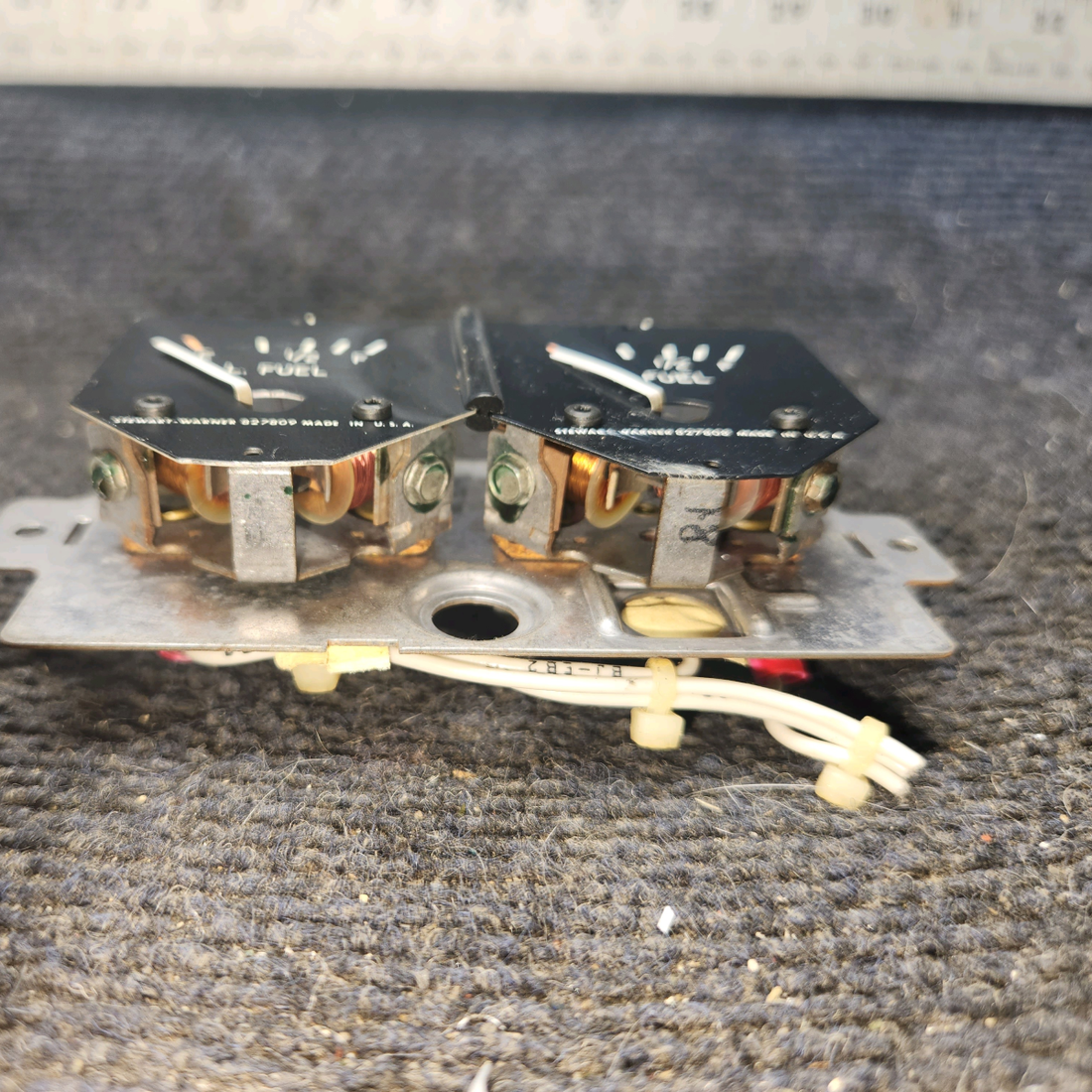 Used aircraft parts for sale, C669511-0102 cessna 172N Fuel Quantity Indicator Cluster – LH & RH (12V)