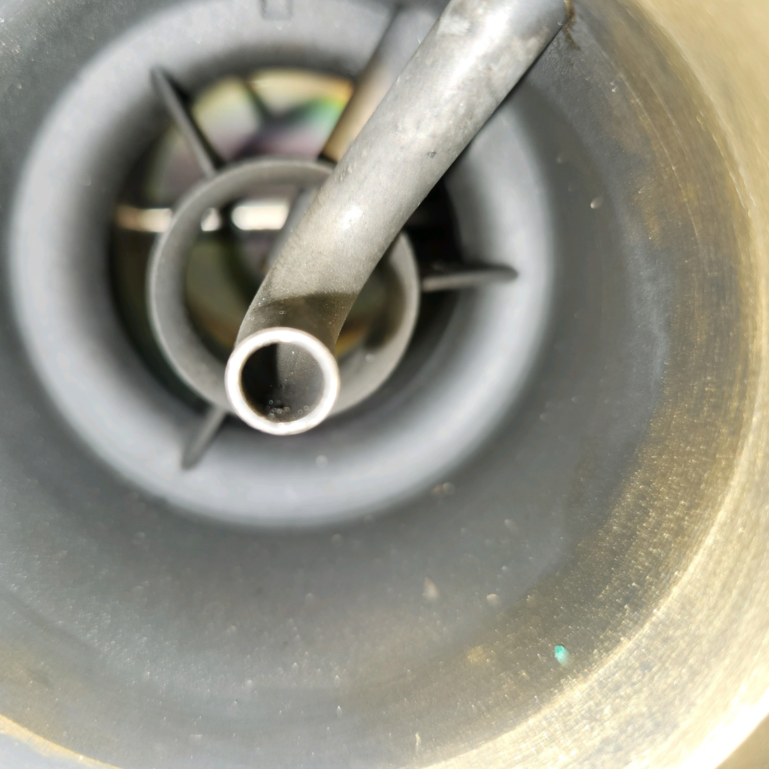 Used aircraft parts for sale, LW-16518-85 Carburetor Assembly – Used, Appears Factory New