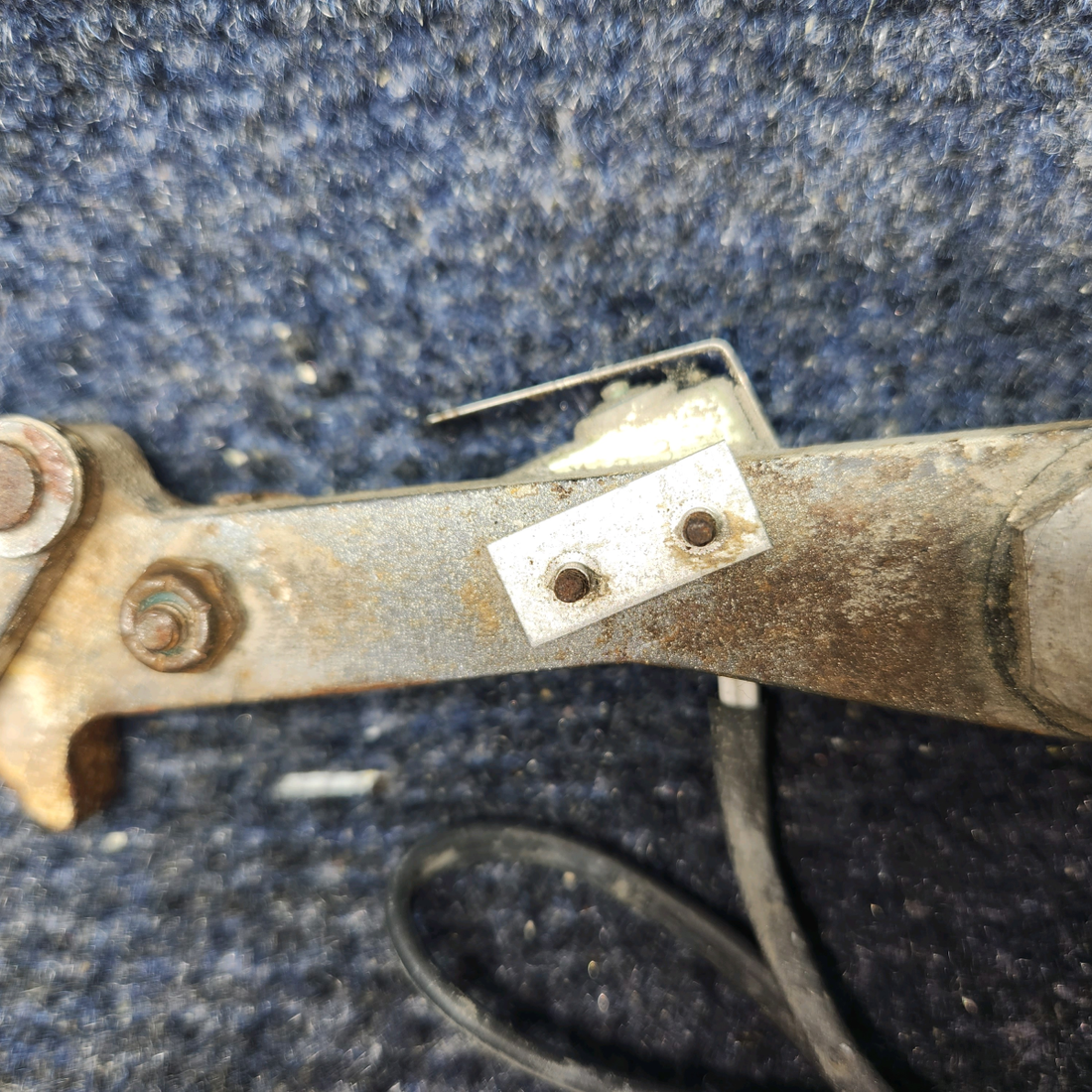 Used aircraft parts for sale, 2241118-1 Cessna 172RG Down Lock Hook Assy And Bushing