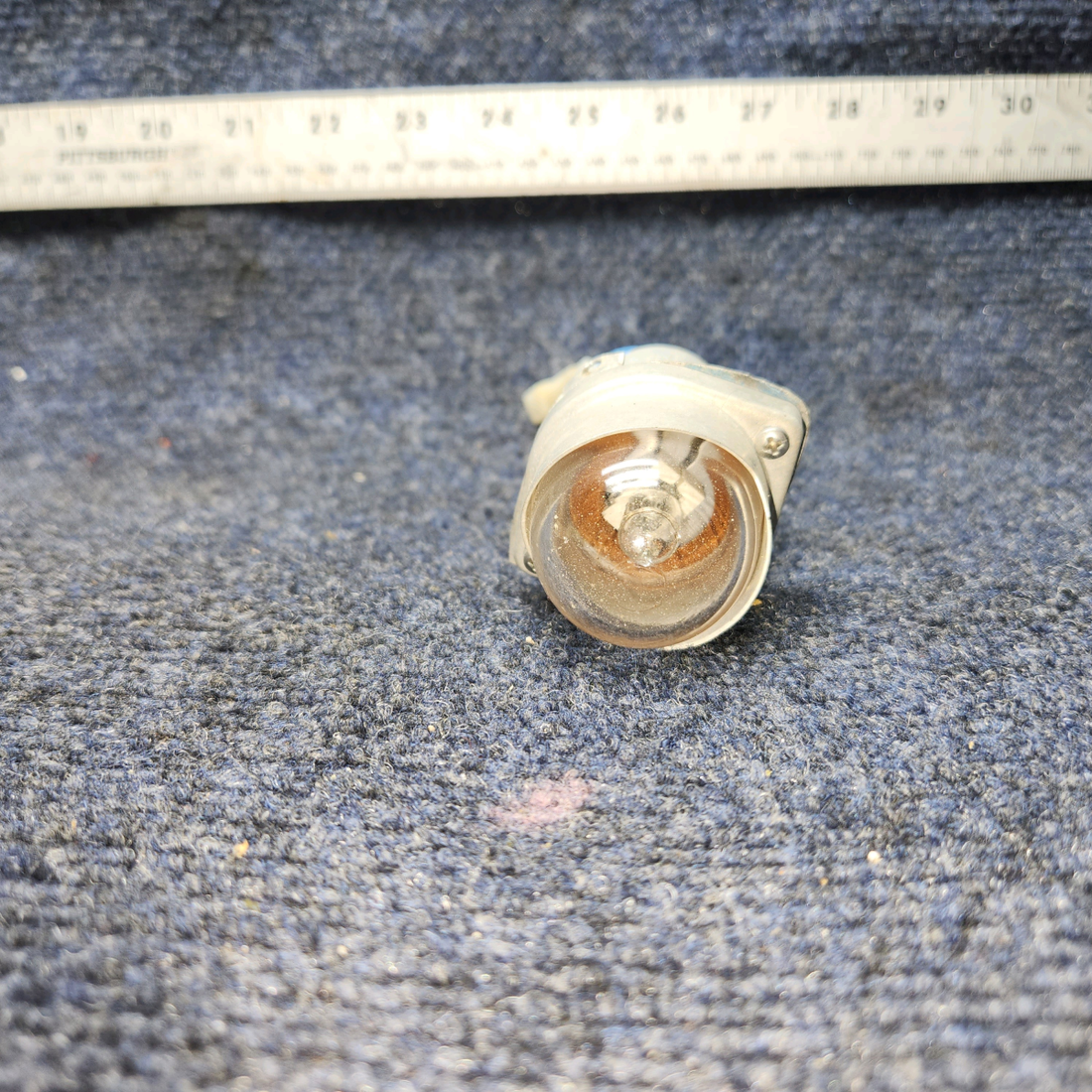 Used aircraft parts for sale, 01-0770034-00 WHELEN A555A Cessna C-150J Tail Light Assembly  - 14 Volt