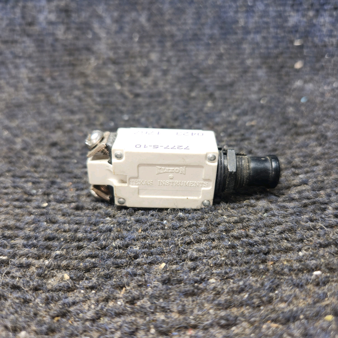 Used aircraft parts for sale, 7277-5-10 Klixon 7277 Cessna 172E Circuit Breaker 10 AMP Price Per Each