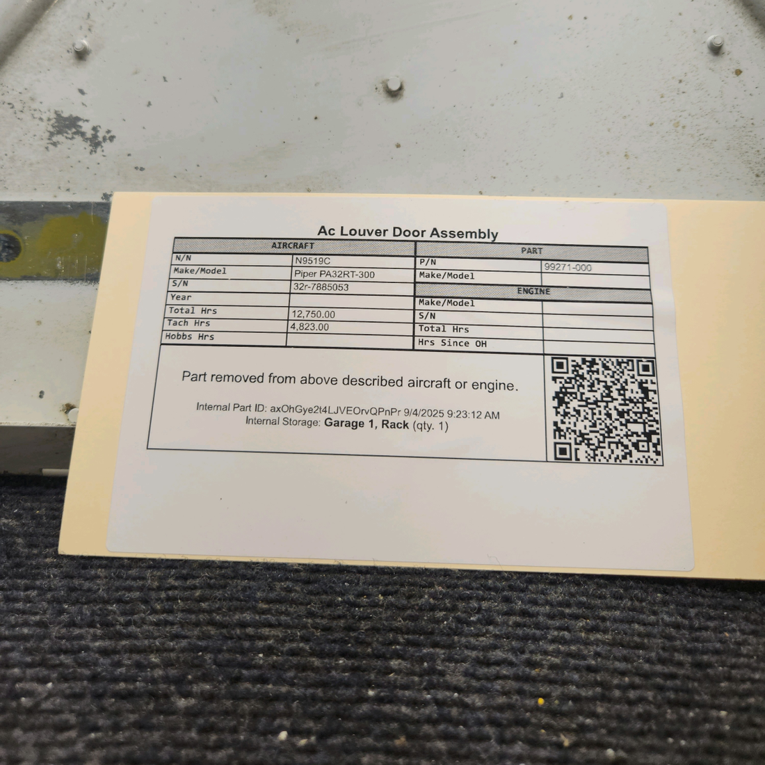 Used aircraft parts for sale, 99271-000 Piper PA32RT-300 A/C Louver Door Assembly