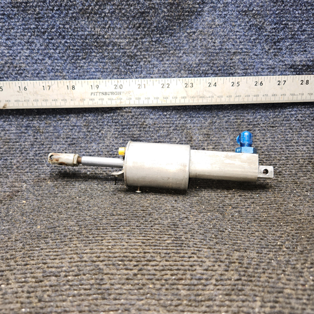 Used aircraft parts for sale, 0541138-20 cessna 150G Brake Cylinder Assembly