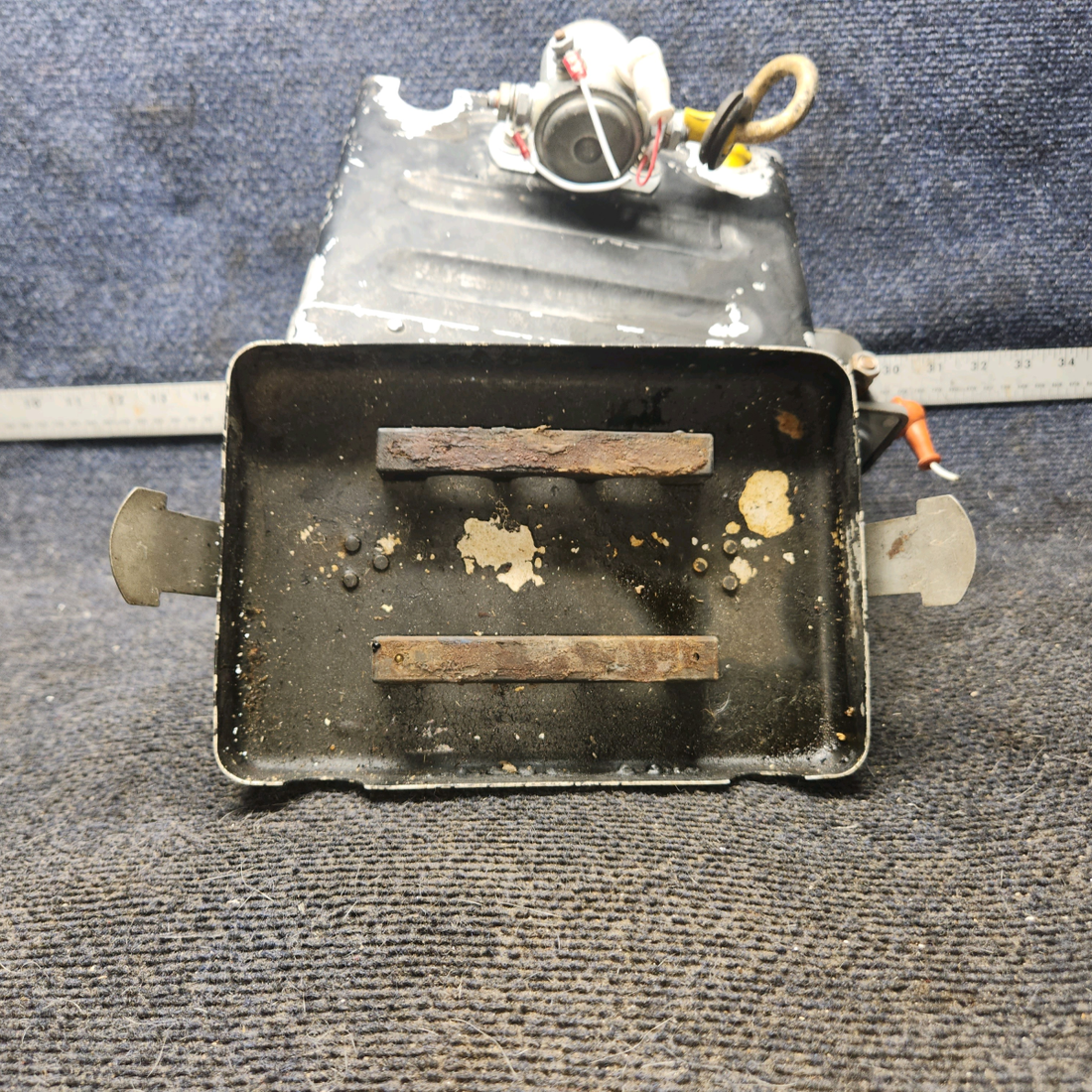 Used aircraft parts for sale, 0413307-18 cessna 172N Battery Box Assembly with Lid