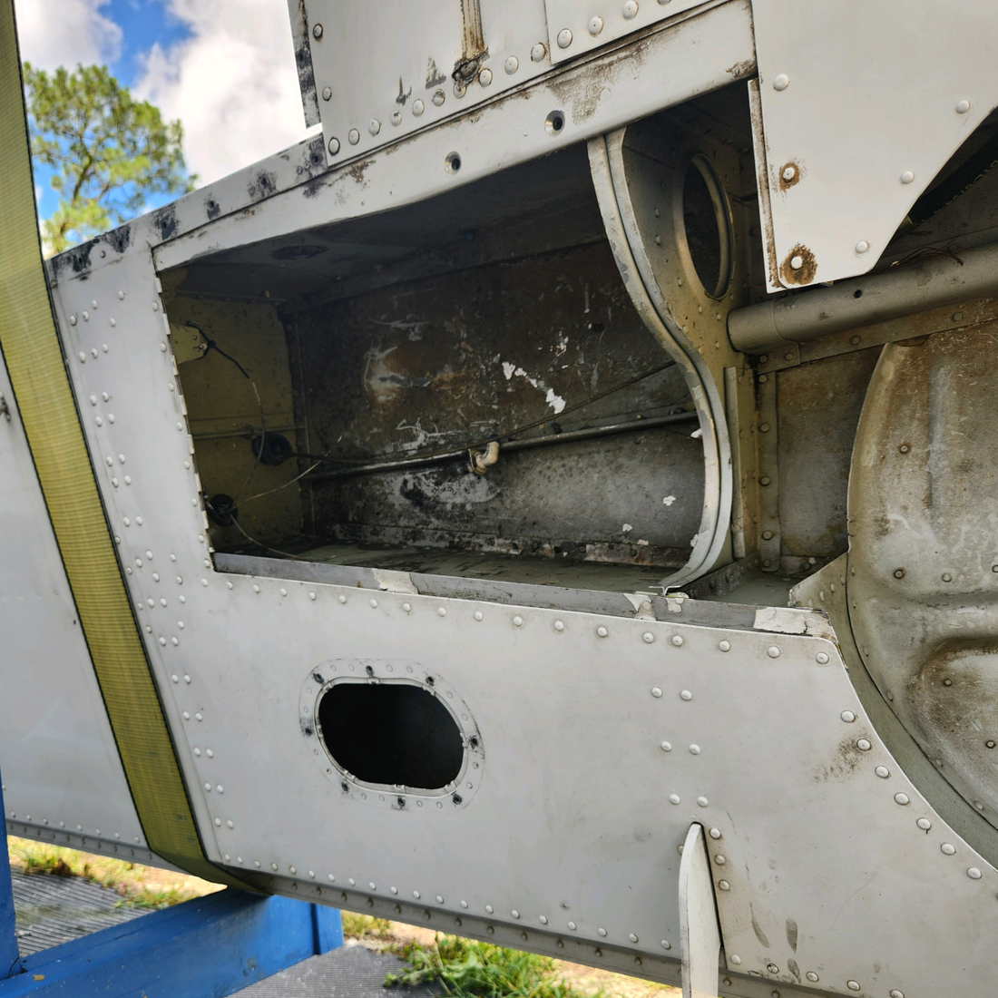 Used aircraft parts for sale, 38121-009 Piper PA32RT-300 WING STRUCTURE ASSY RH "SEE PHOTOS FOR DETAILS"