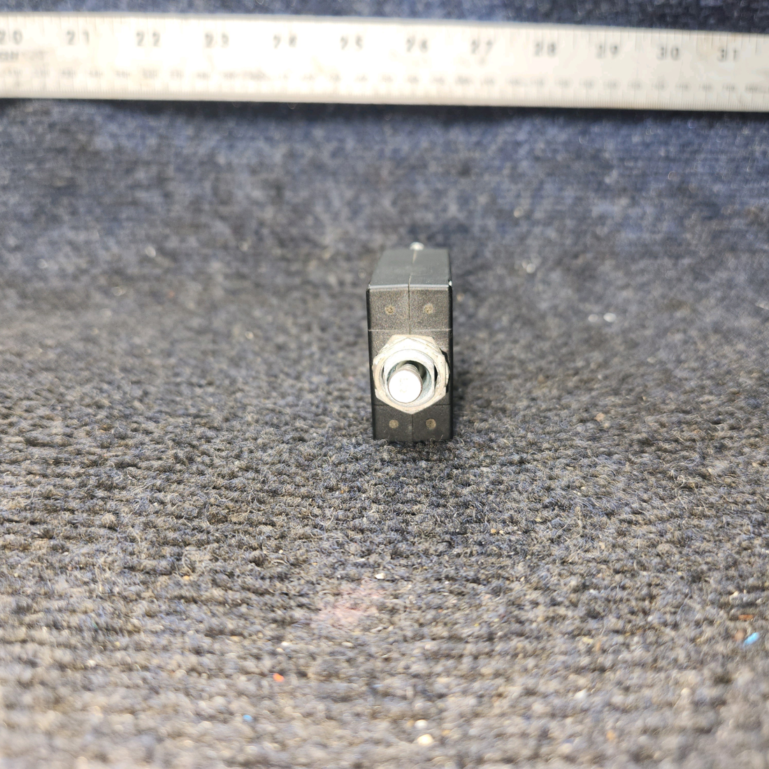 Used aircraft parts for sale, W31-X2M1G-5 Tyco Electronics W23 Cessna 172 Circuit Braker 5 AMP