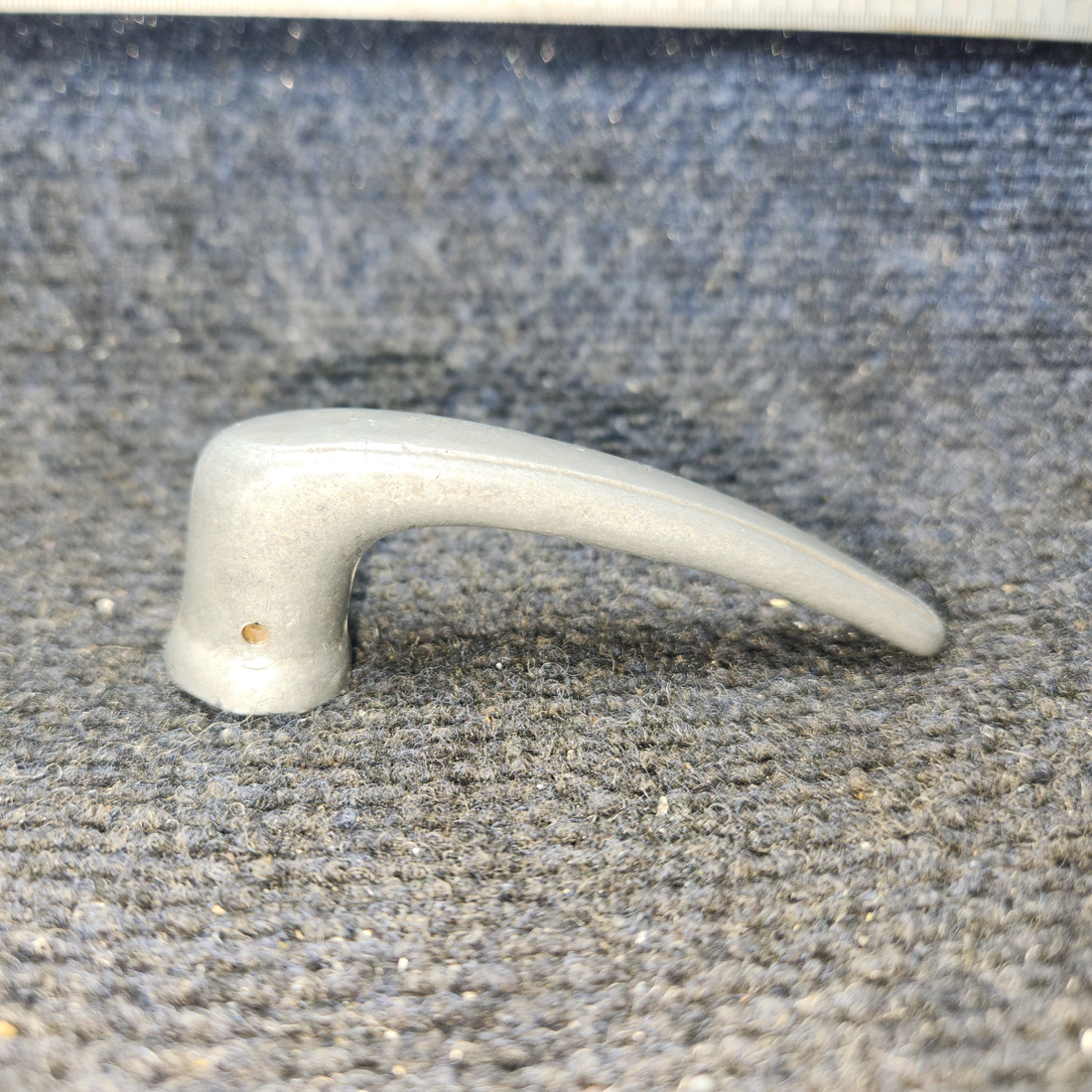 Used aircraft parts for sale, 1040BCH Beechcraft C23 SUNDOWNER Cabin Door Interior Latch Handle