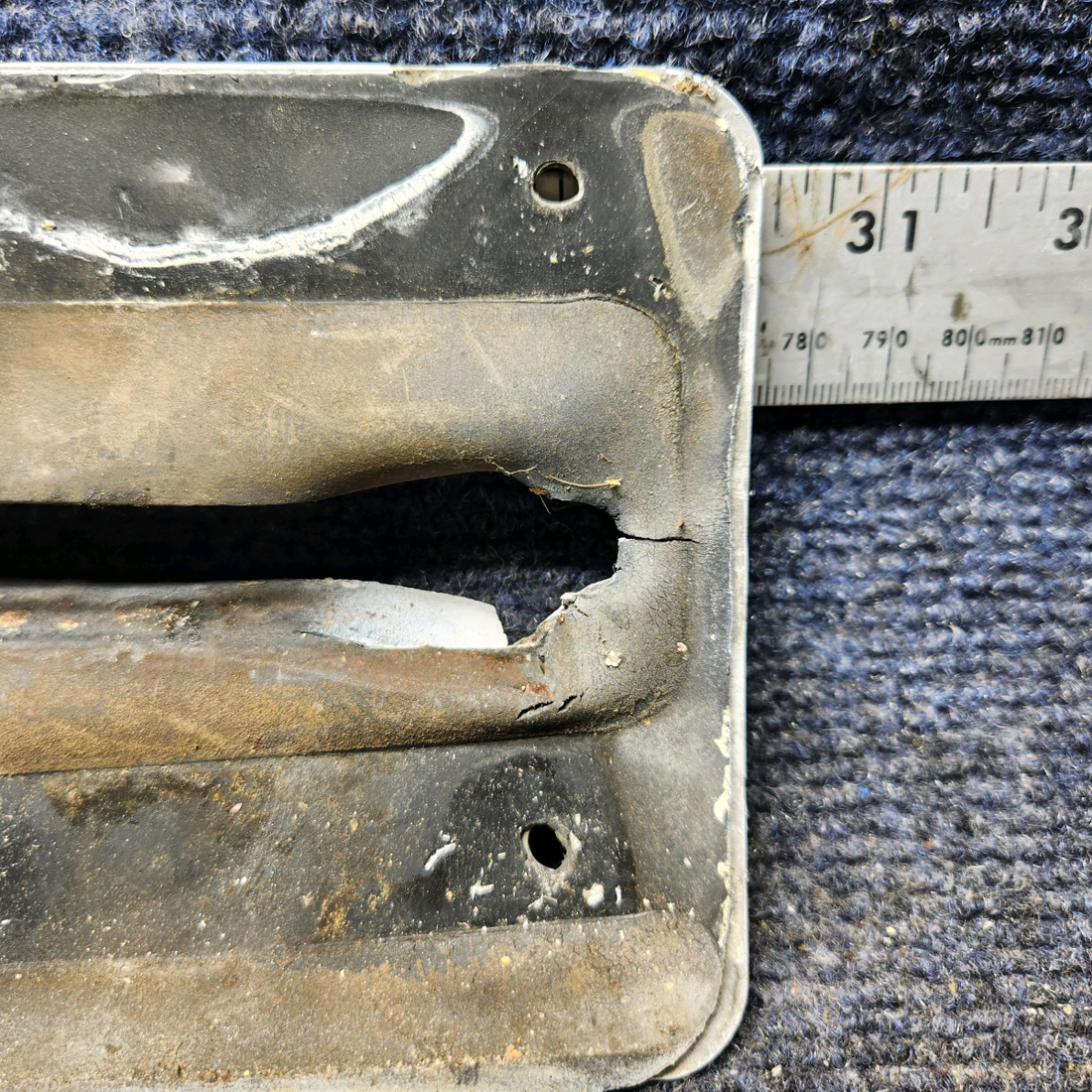 Used aircraft parts for sale, 0511071-4, 0511072-1 Cessna 172E Plate Landing Gear Fillet RH with Seal