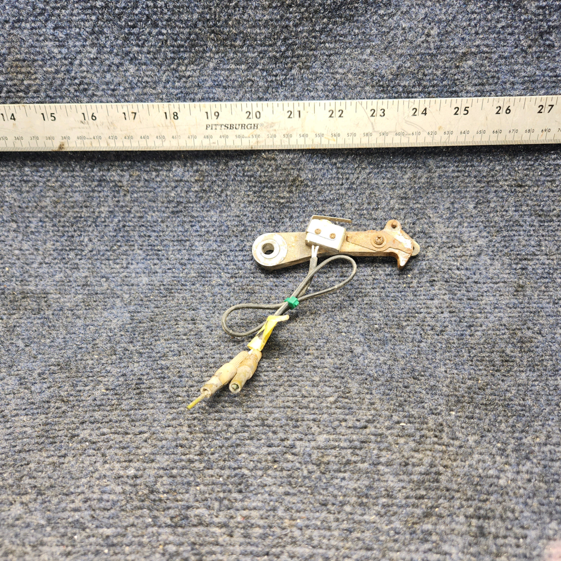 Used aircraft parts for sale, 2241118-1 Cessna 172RG Down Lock Hook Assy And Bushing