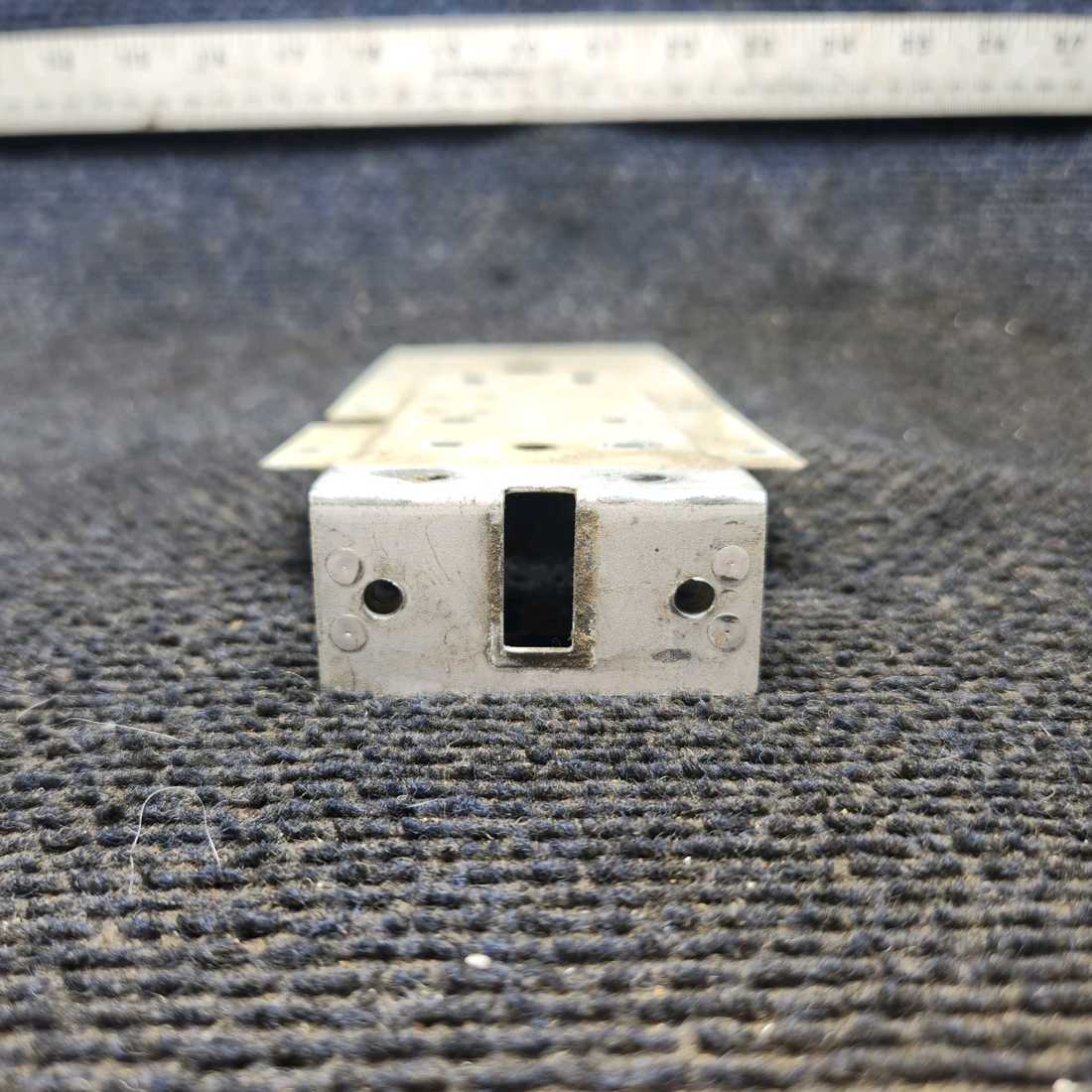 Used aircraft parts for sale, 0413388-1 cessna 150G Mounting Plate Assembly