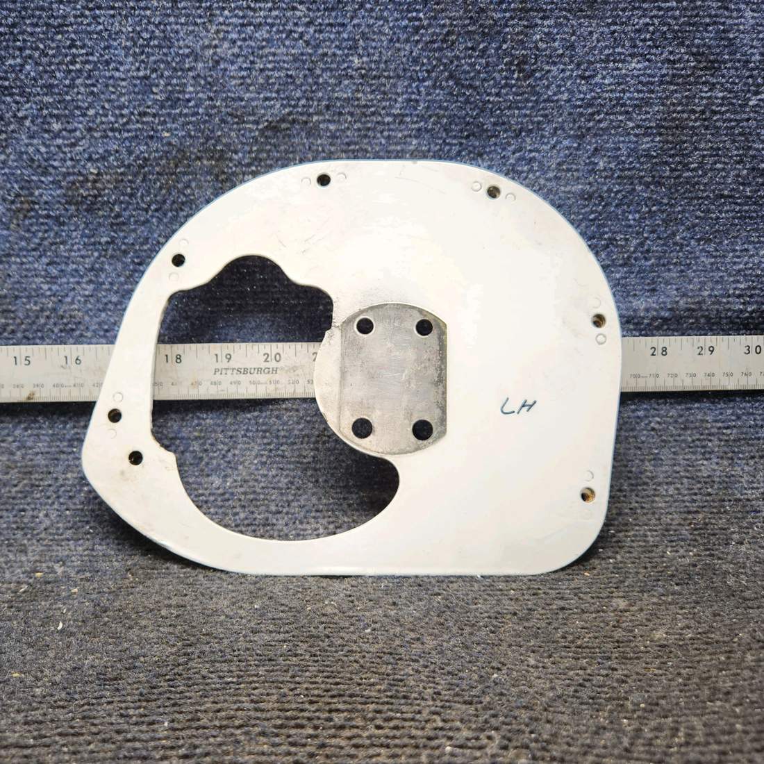 Used aircraft parts for sale, 0741610-11 Cessna 172E Wheel Pant Support Bracket LH