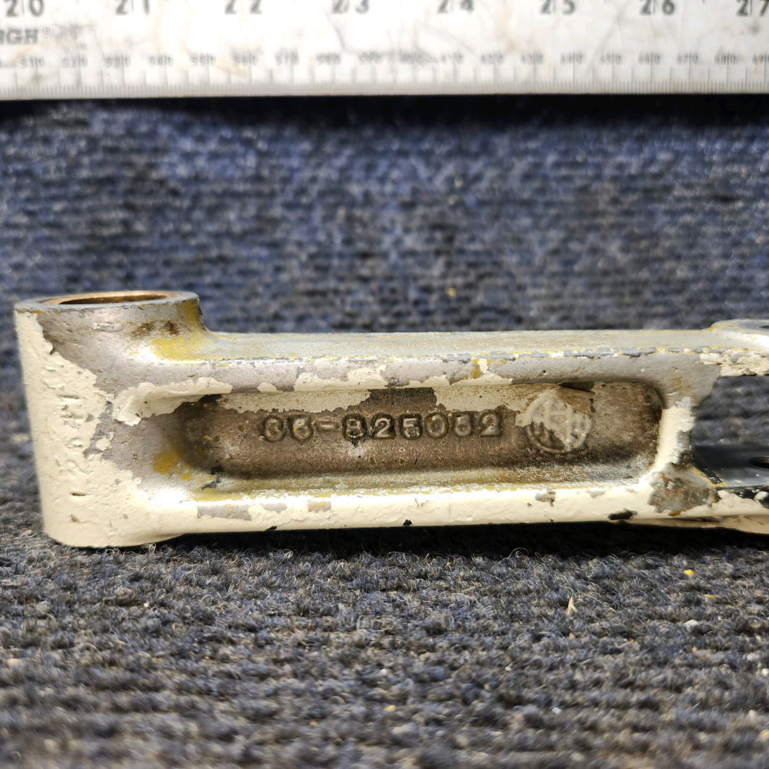 Used aircraft parts for sale, 35-825052 BEECHCRAFT F35 Steering Rod Idler Arm Assembly