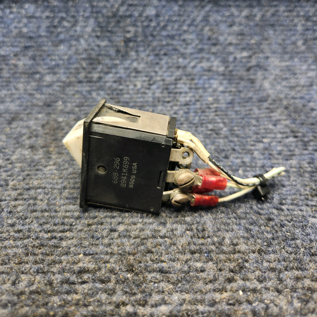 Used aircraft parts for sale, 688-296 PIPER PA28-161 Warrior III FUEL PUMP ROCKER SWITCH