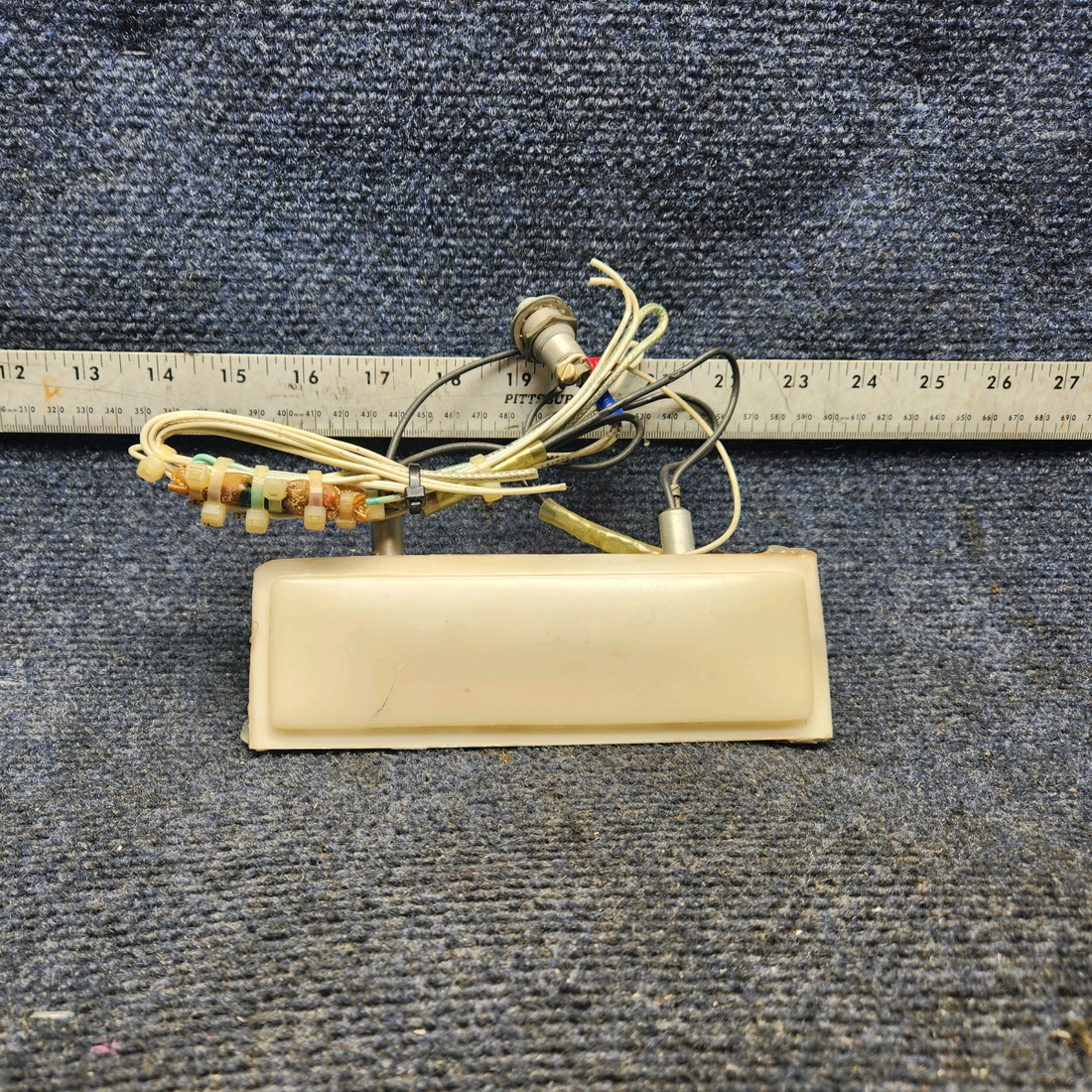 Used aircraft parts for sale, 58-530106-7 Beechcraft F33A OVERHEAD LIGHT ASSEMBLY (VOLTS: 14) W SWITCH
