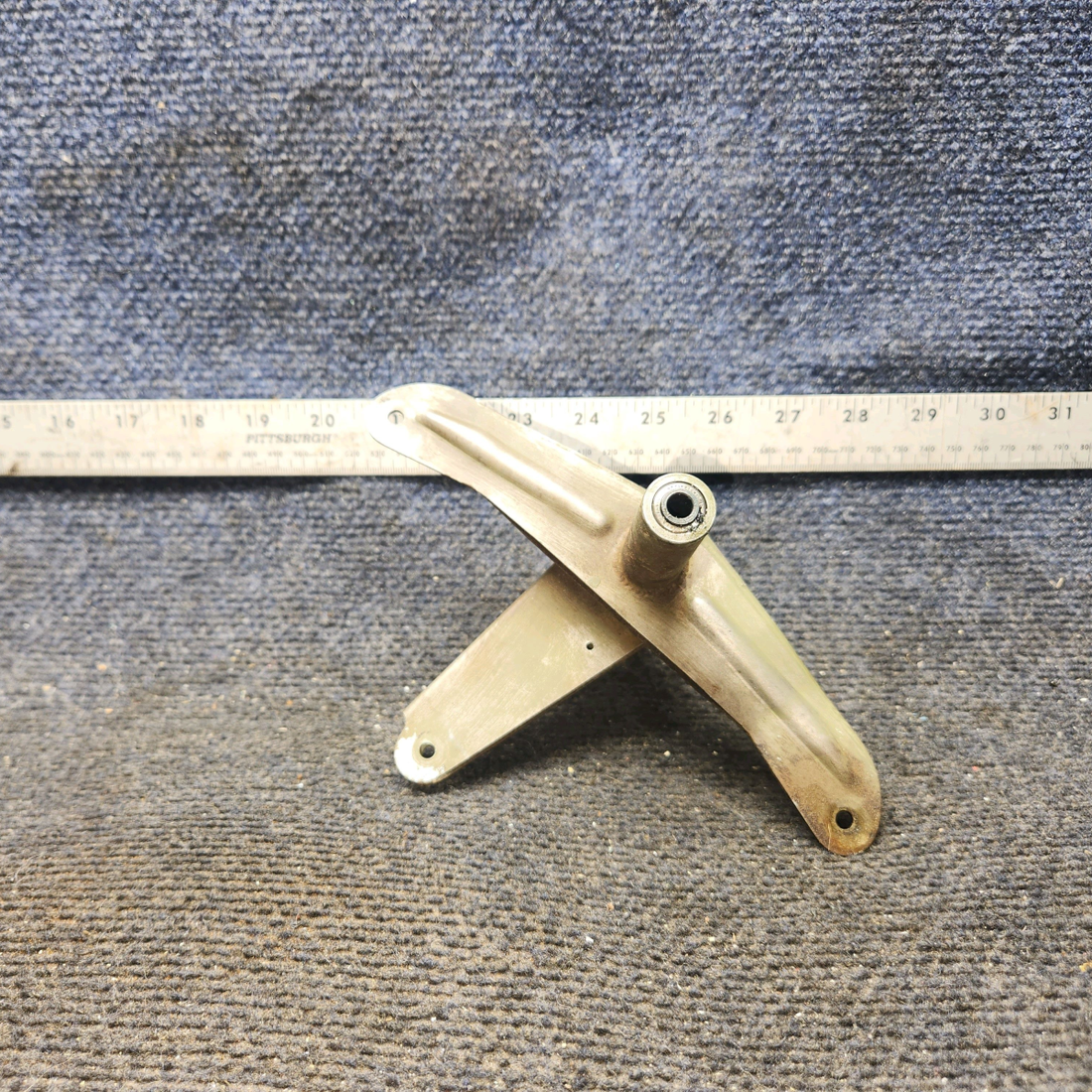 Used aircraft parts for sale, 0523535 Cessna 172E Flap Bellcrank Assy LH